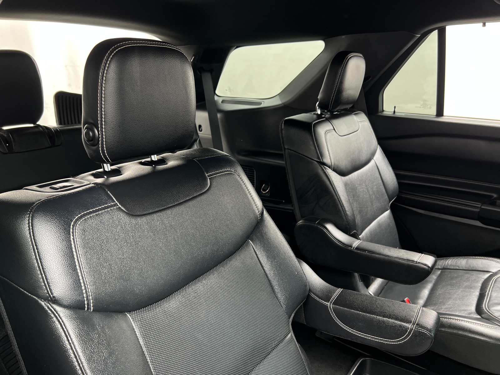 Thumbnail: 2020 Ford Explorer - 5