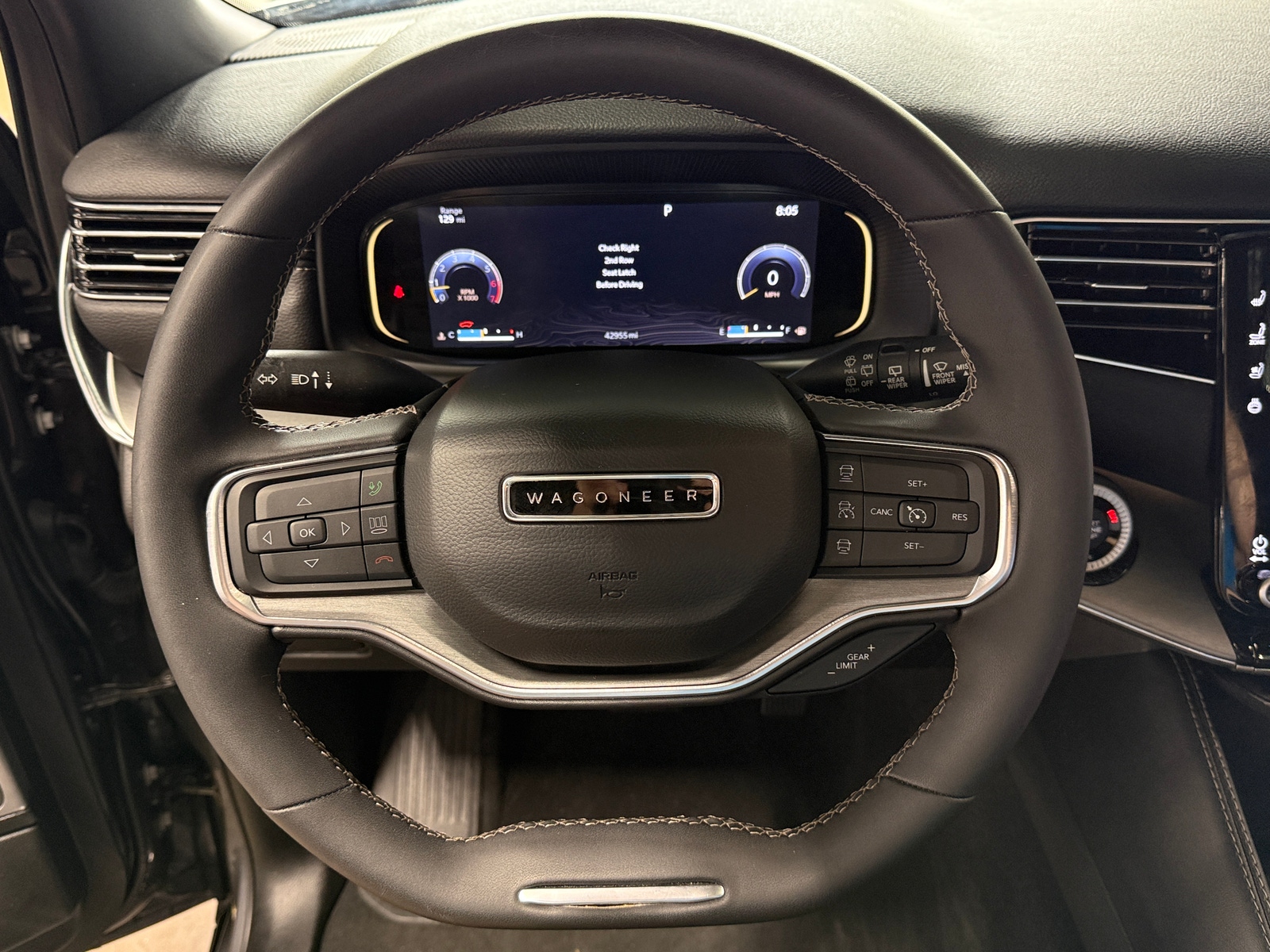 Thumbnail: 2023 Jeep Wagoneer - 4