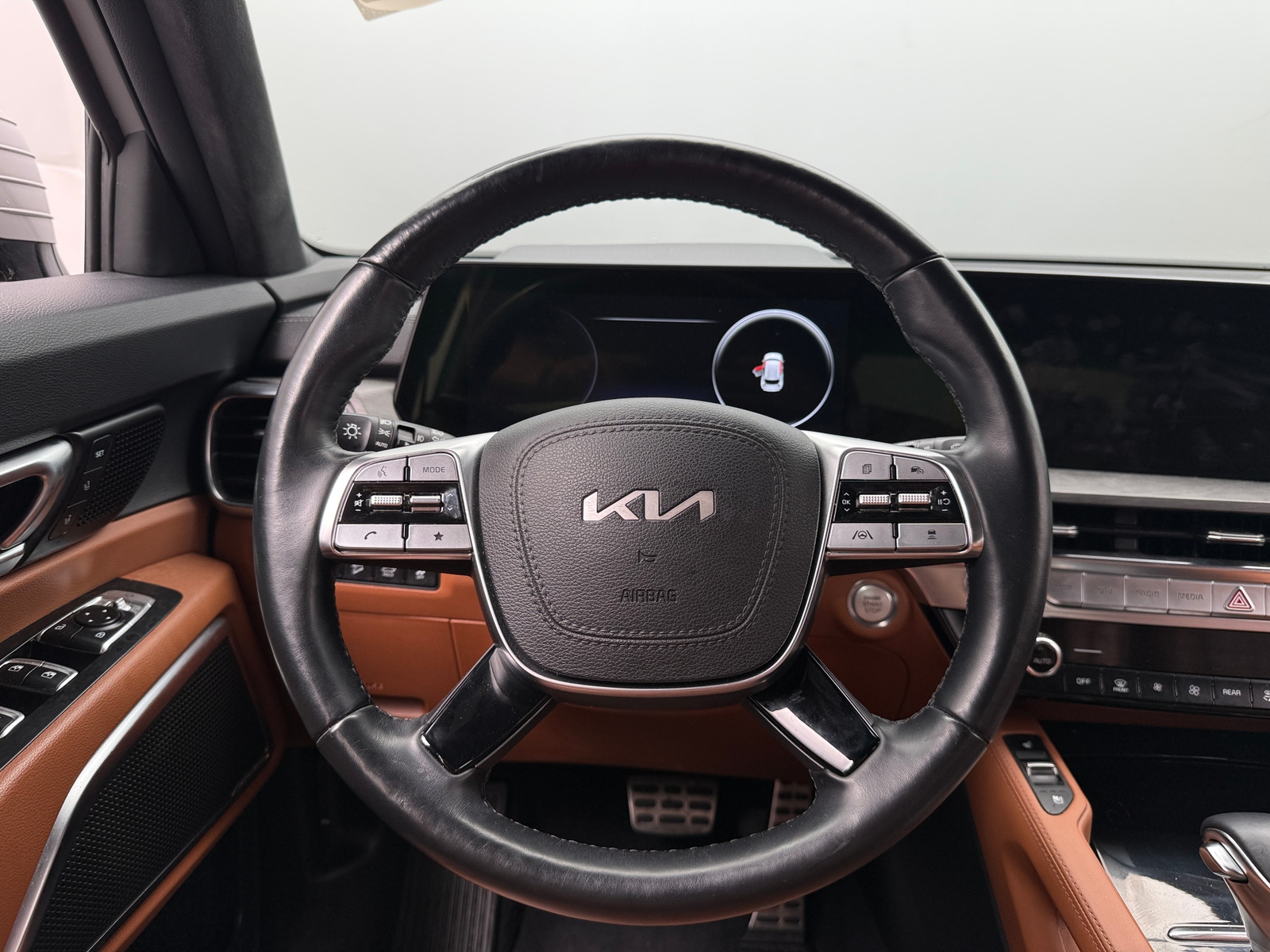 Thumbnail: 2023 Kia Telluride - 4