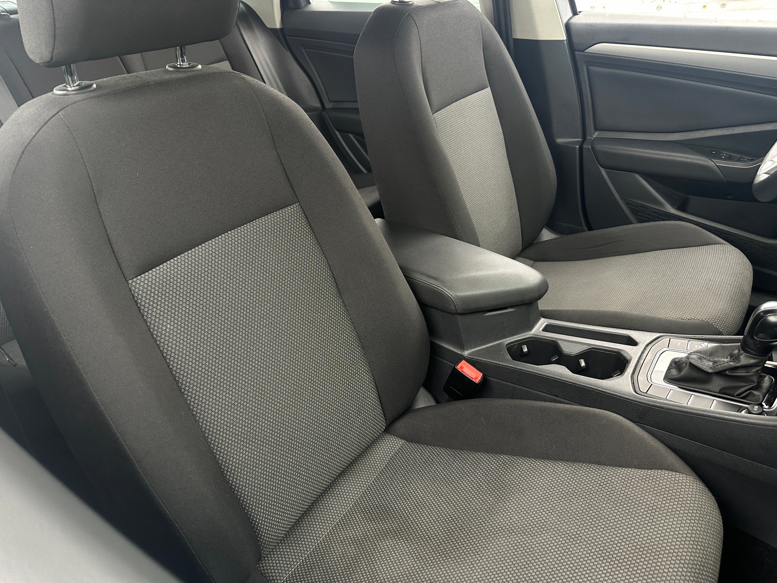 Thumbnail: 2019 Volkswagen Jetta - 2