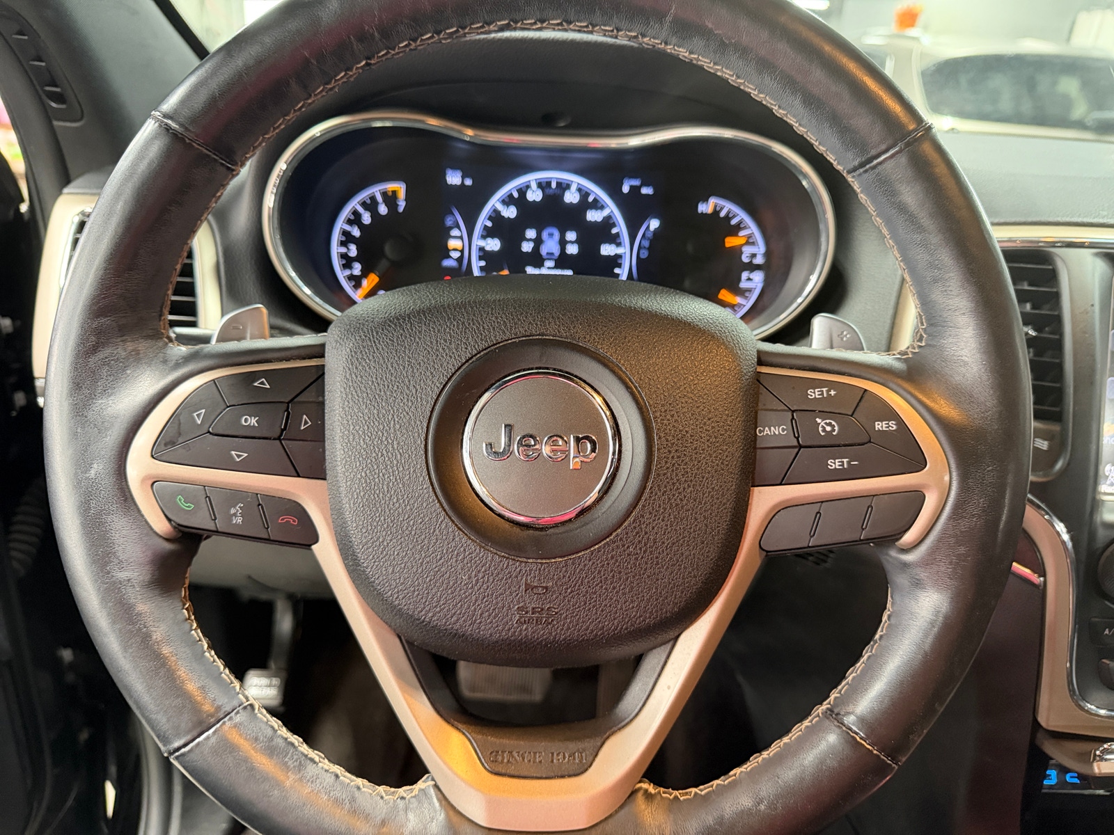 Thumbnail: 2017 Jeep Grand Cherokee - 4