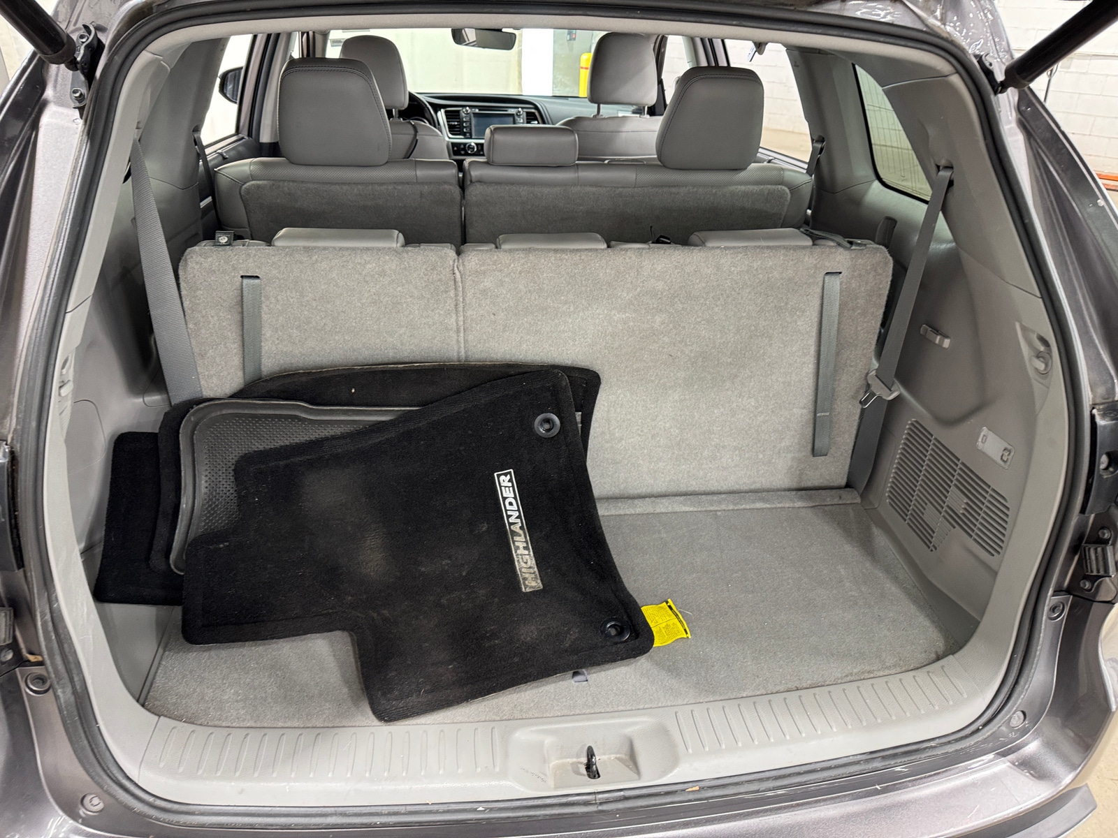 Thumbnail: 2019 Toyota Highlander - 6