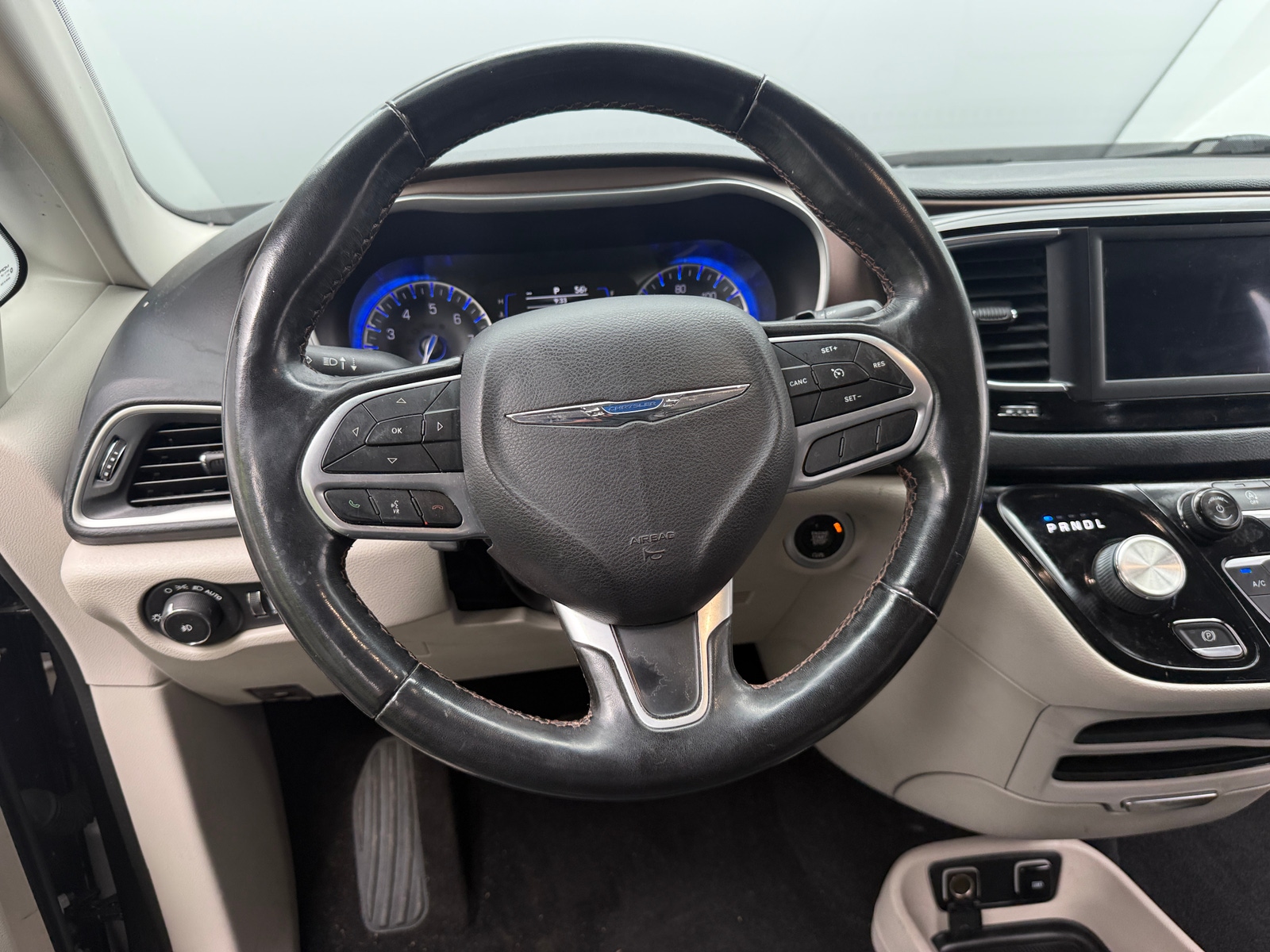 Thumbnail: 2019 Chrysler Pacifica - 4