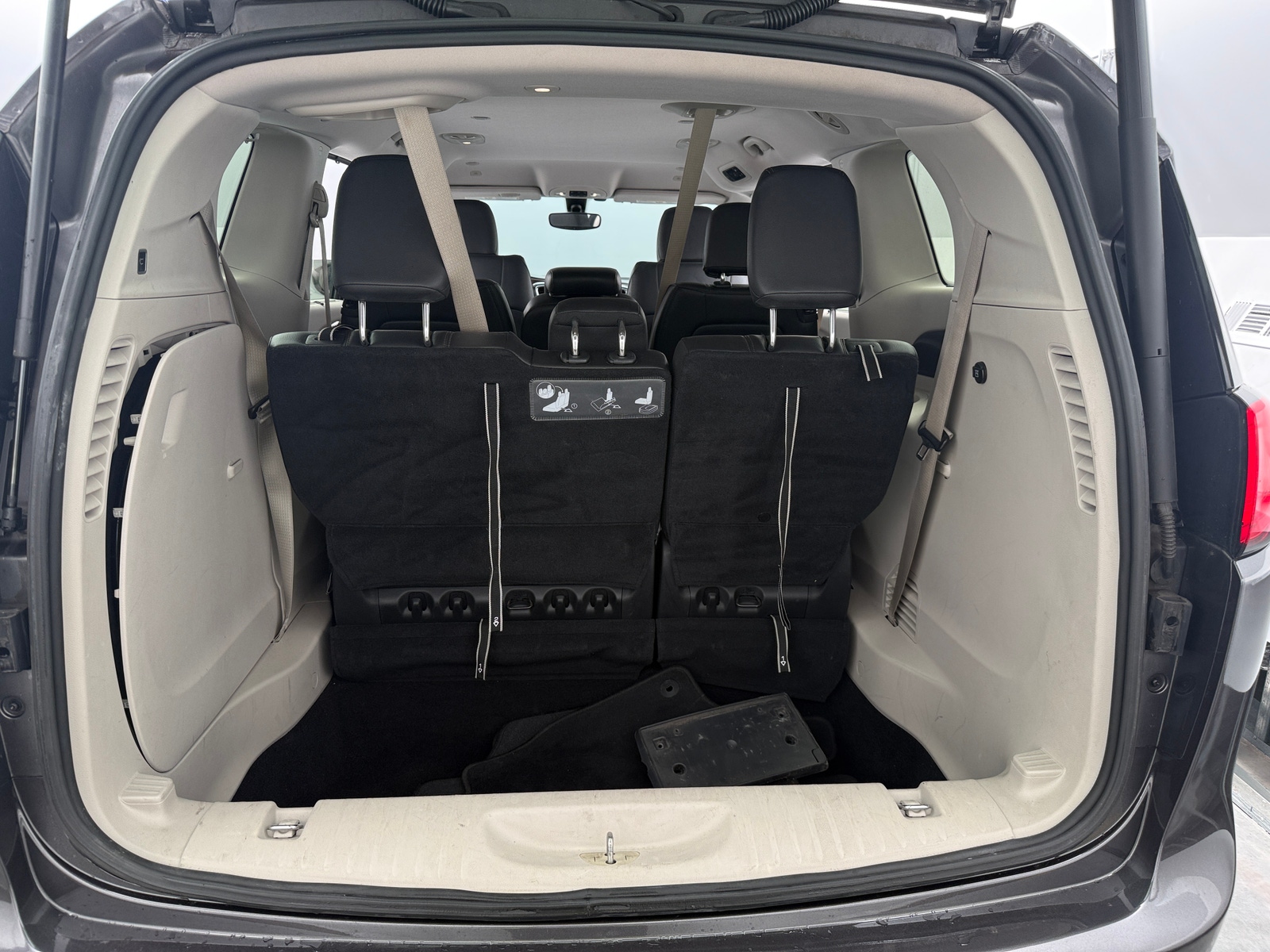 Thumbnail: 2019 Chrysler Pacifica - 6
