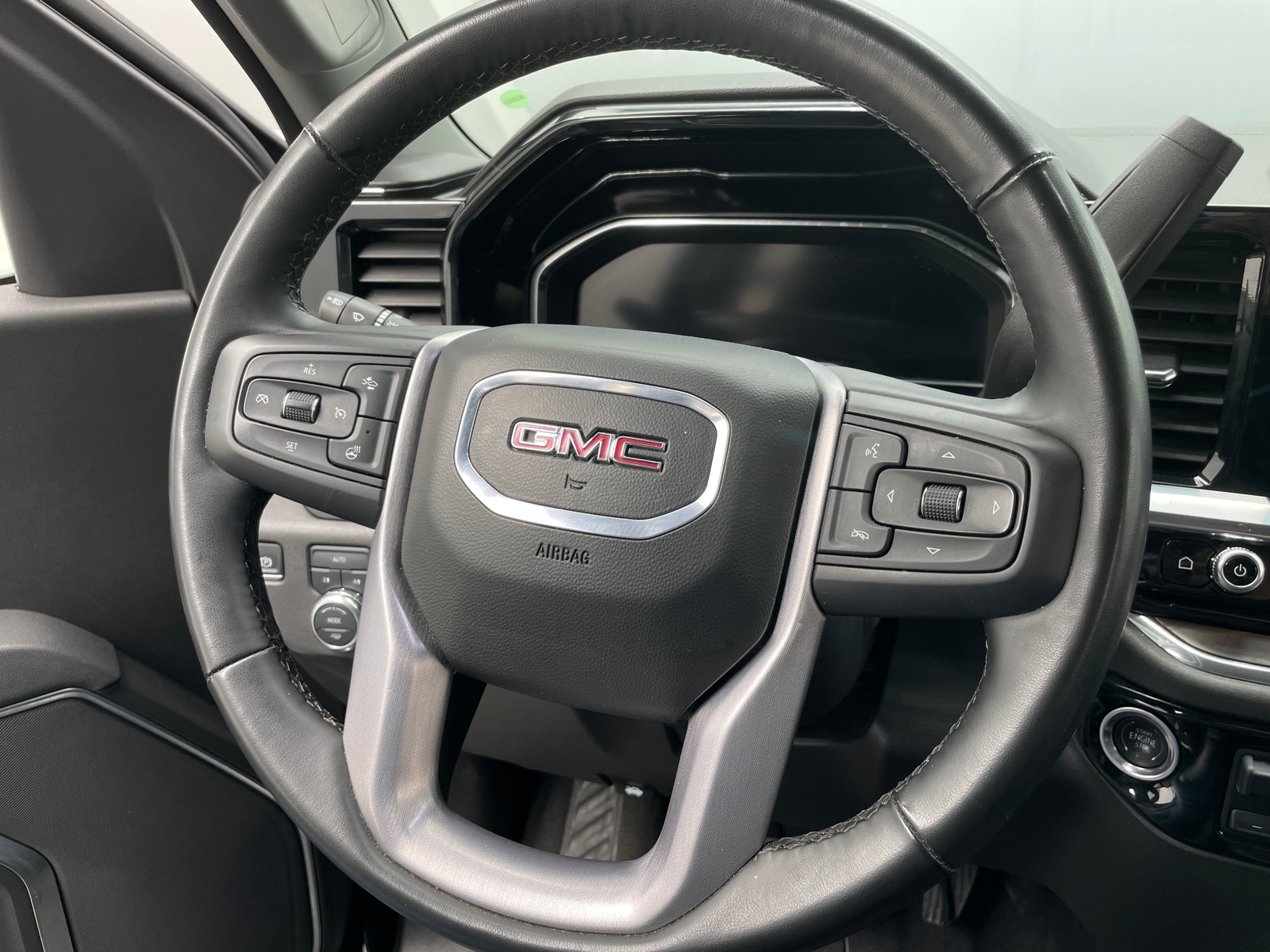 Thumbnail: 2025 GMC Sierra 1500 - 4