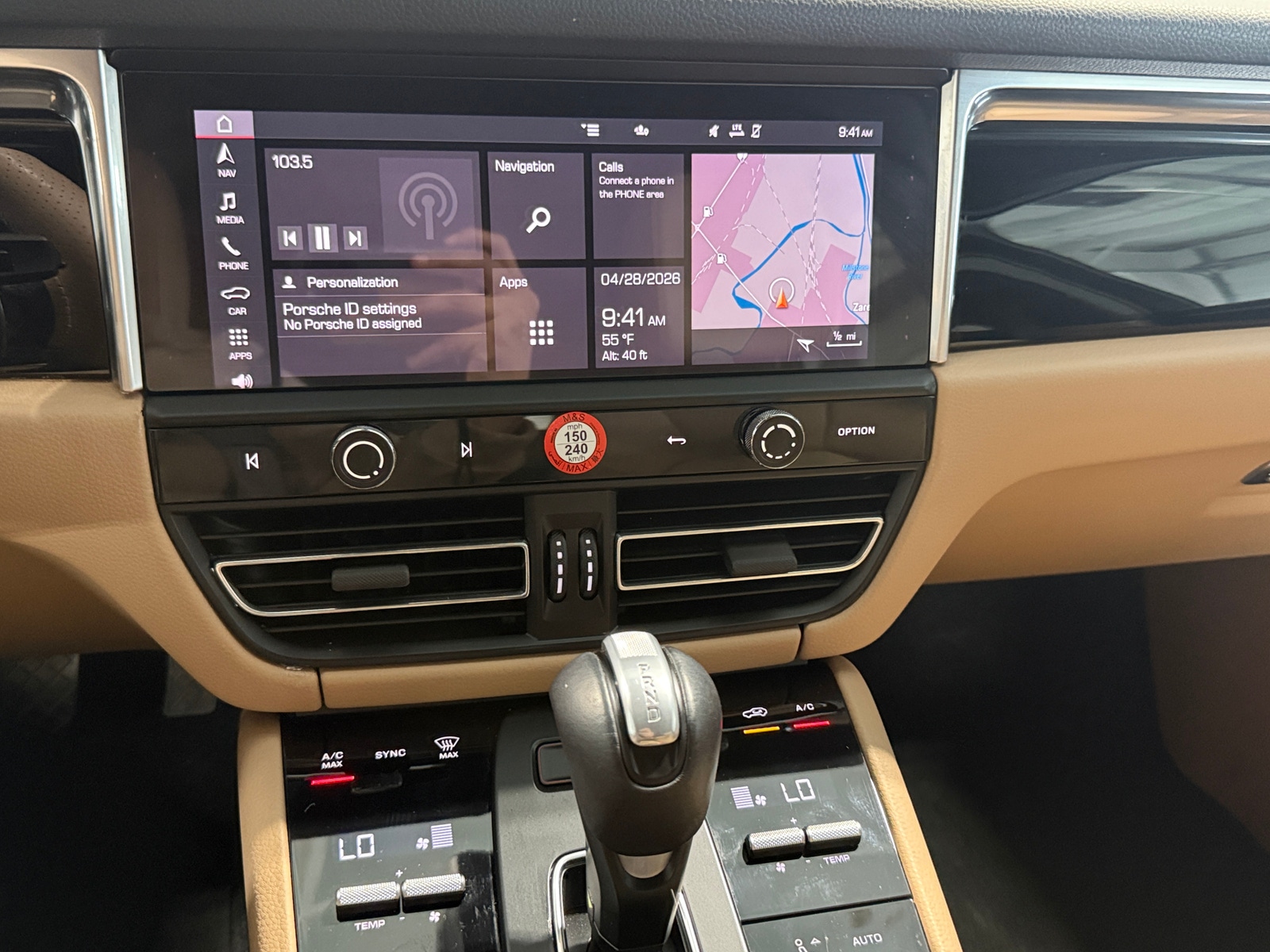 Thumbnail: 2023 Porsche Macan - 3