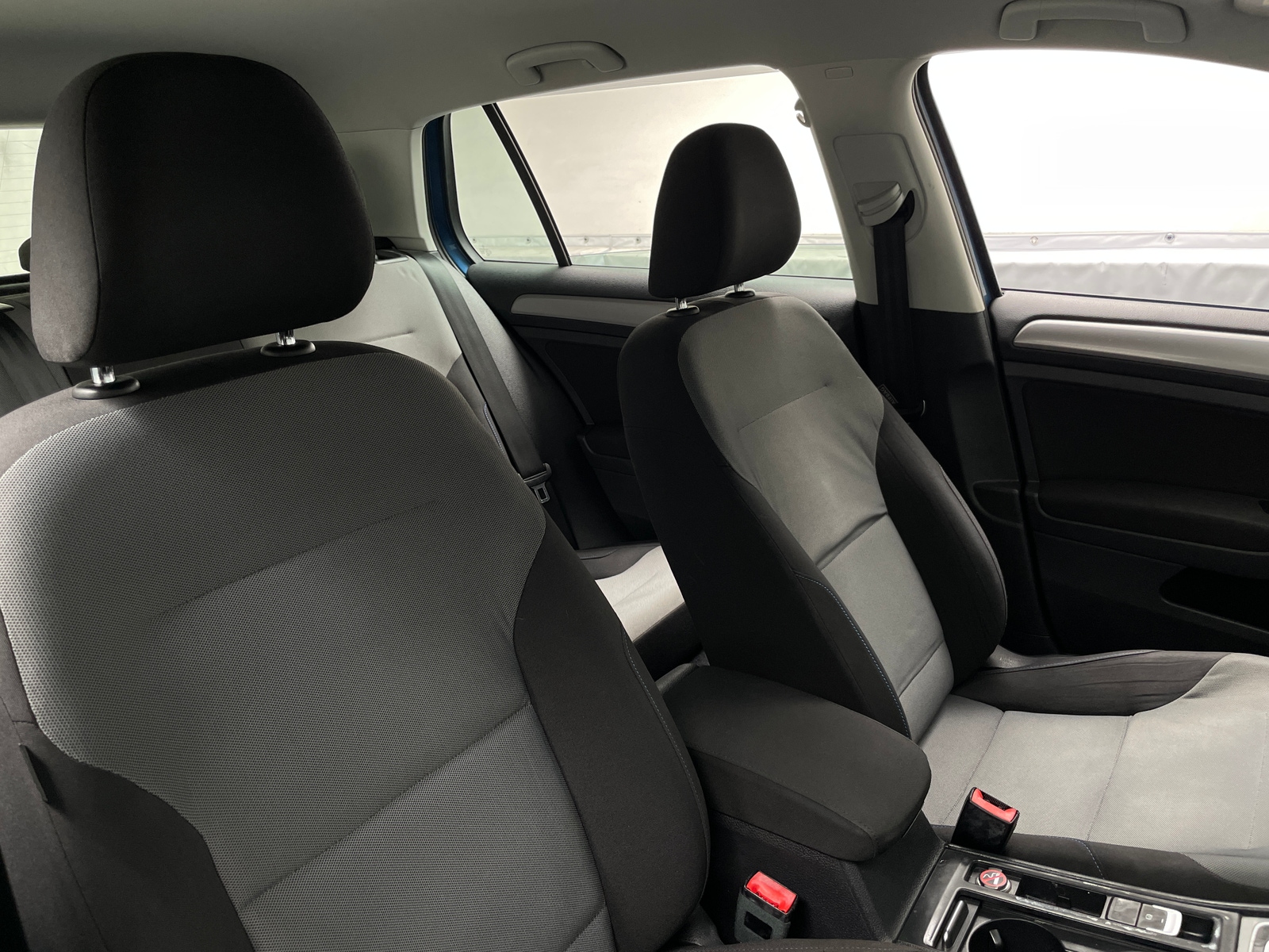 Thumbnail: 2016 Volkswagen e-Golf - 2