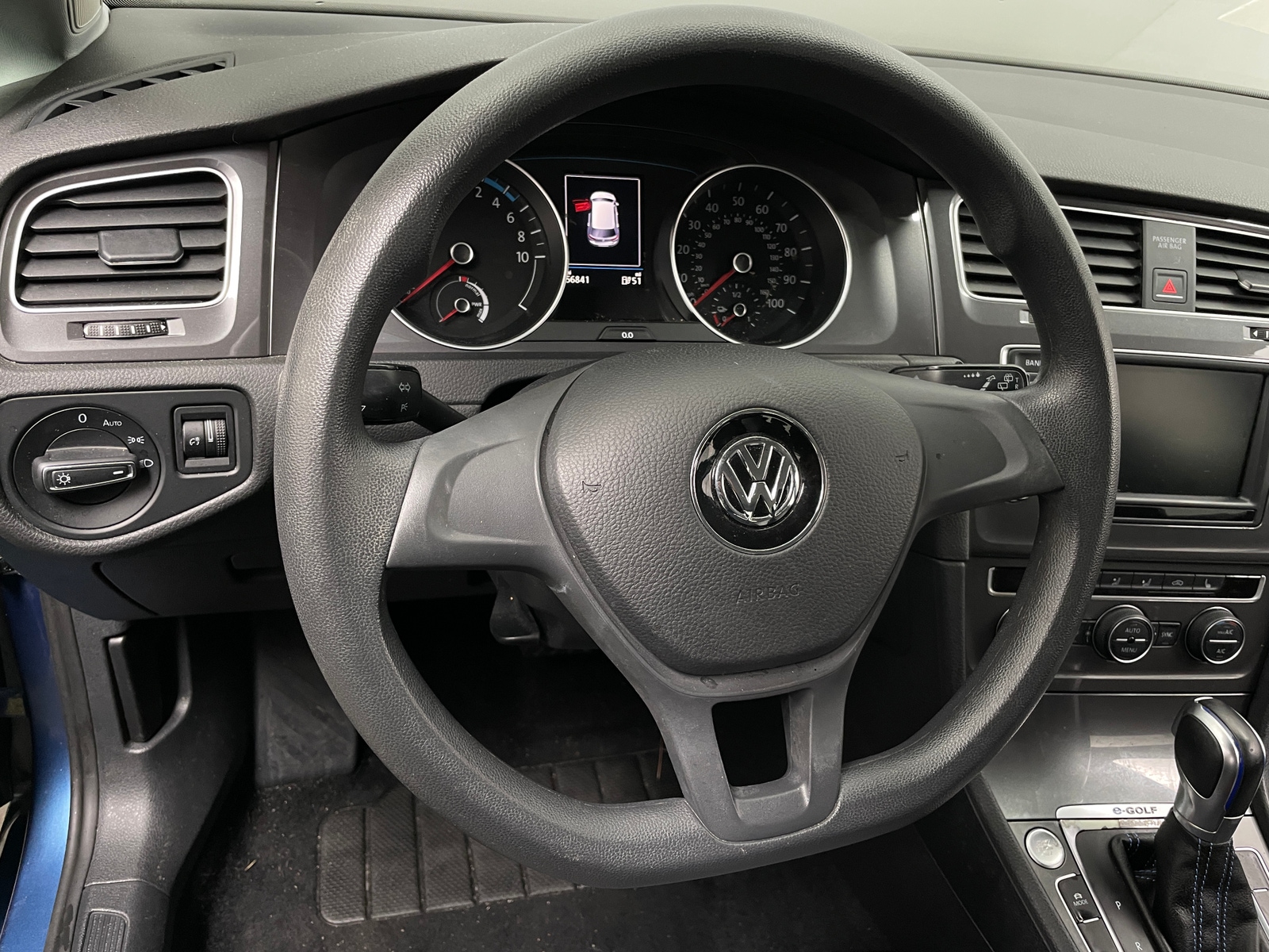 Thumbnail: 2016 Volkswagen e-Golf - 5
