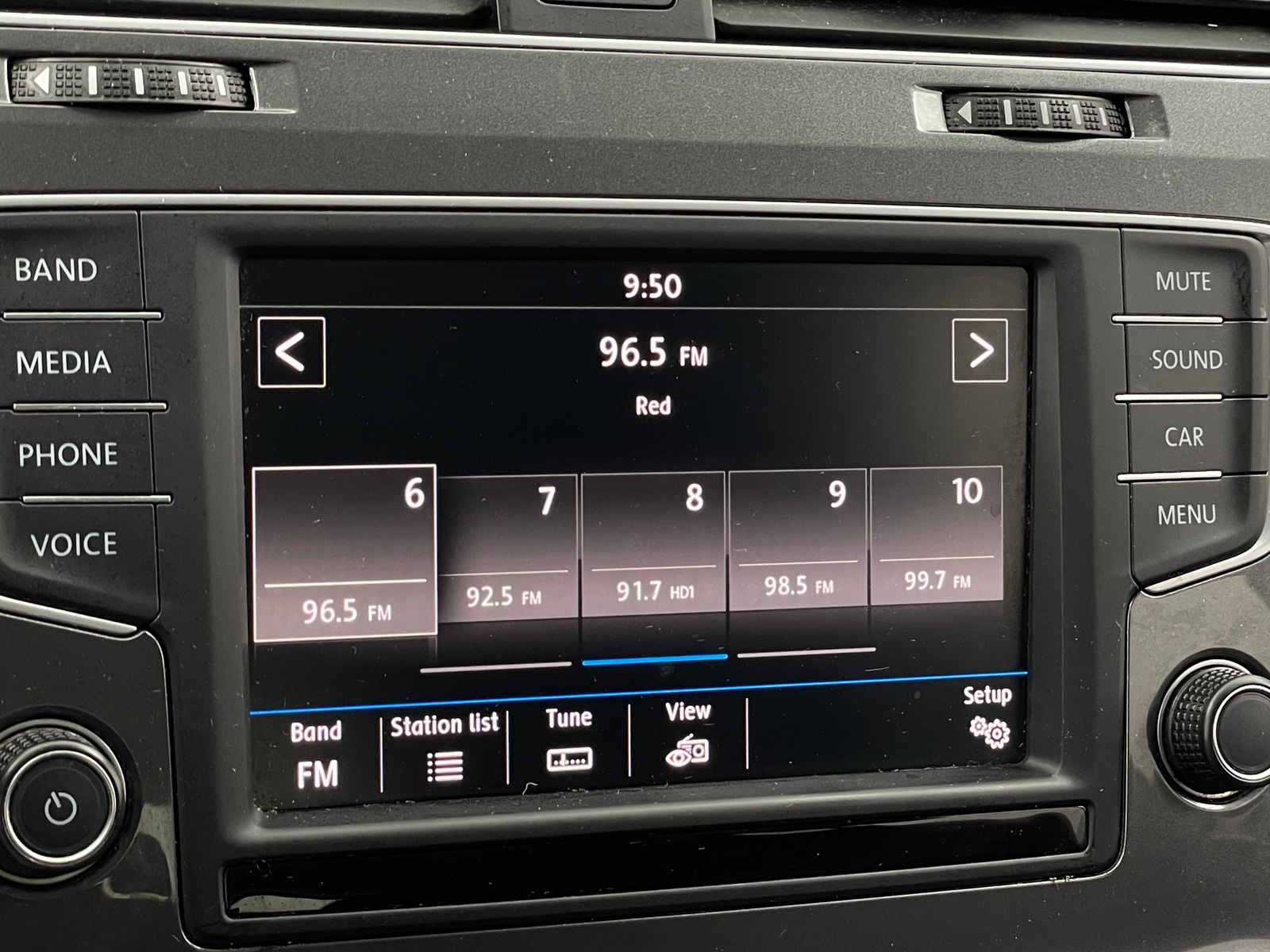 Thumbnail: 2016 Volkswagen e-Golf - 4