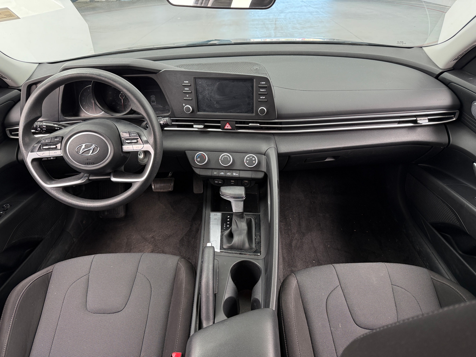 Thumbnail: 2022 Hyundai Elantra - 3