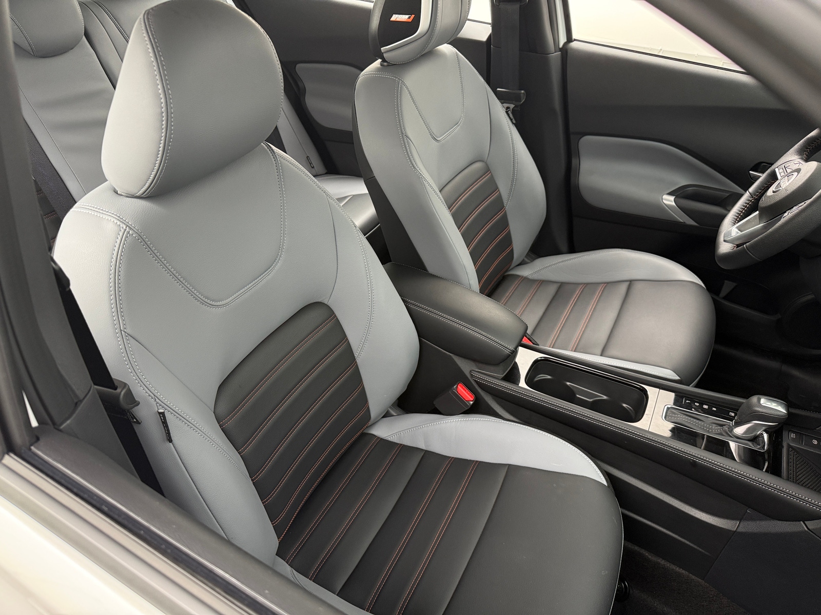 Thumbnail: 2024 Nissan Kicks - 2