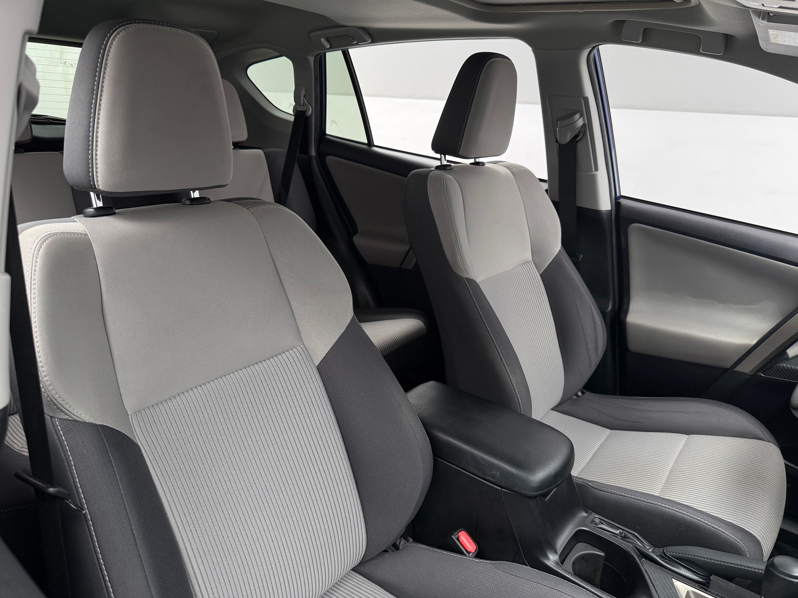 Thumbnail: 2015 Toyota RAV4 - 2