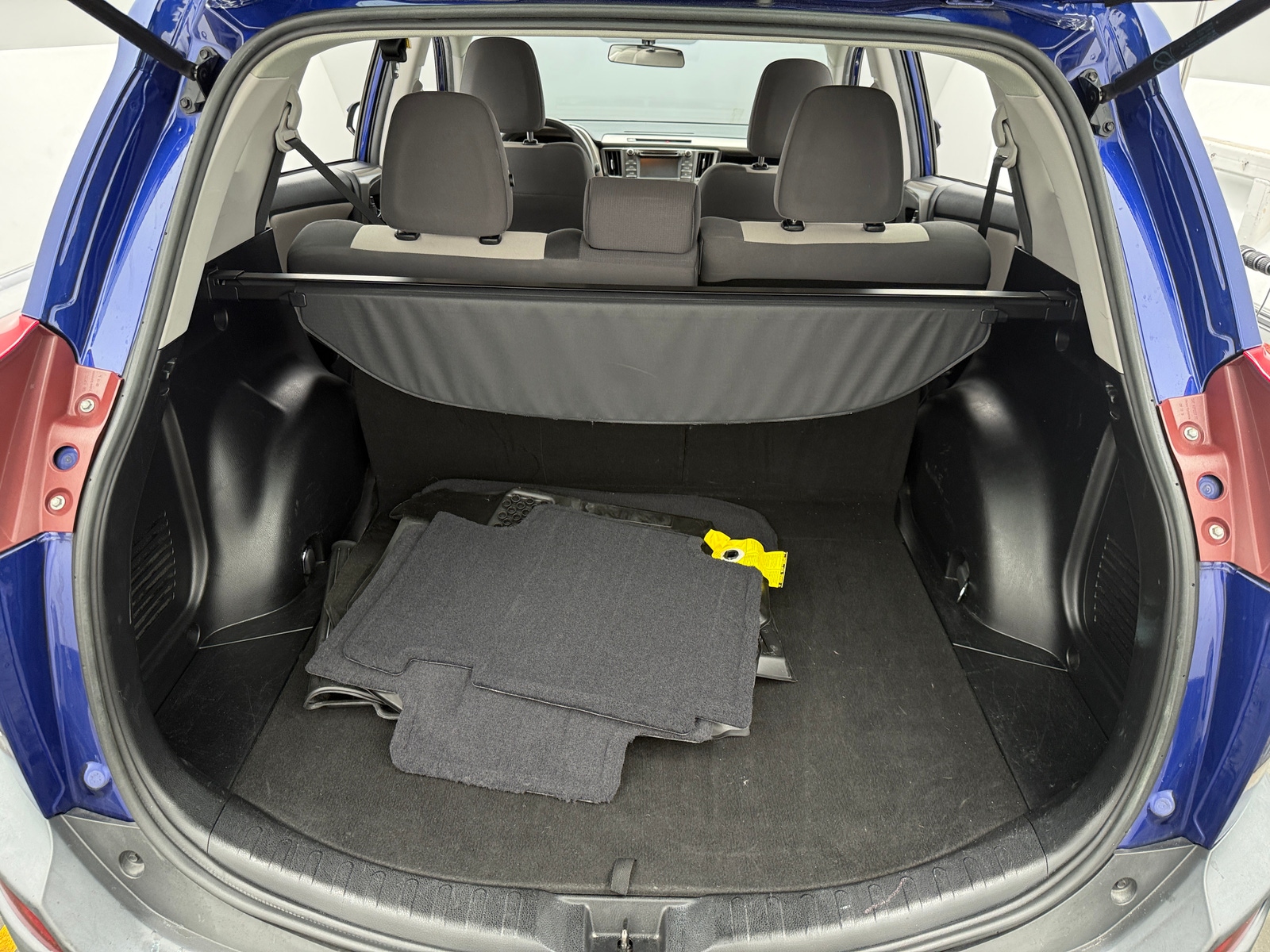 Thumbnail: 2015 Toyota RAV4 - 7
