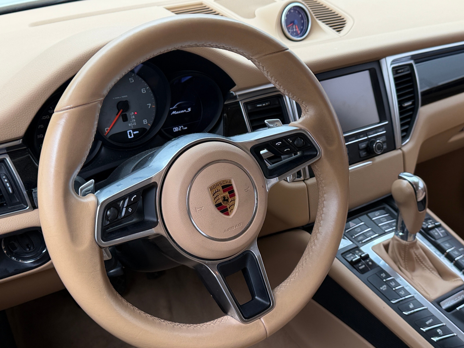 Thumbnail: 2016 Porsche Macan - 4