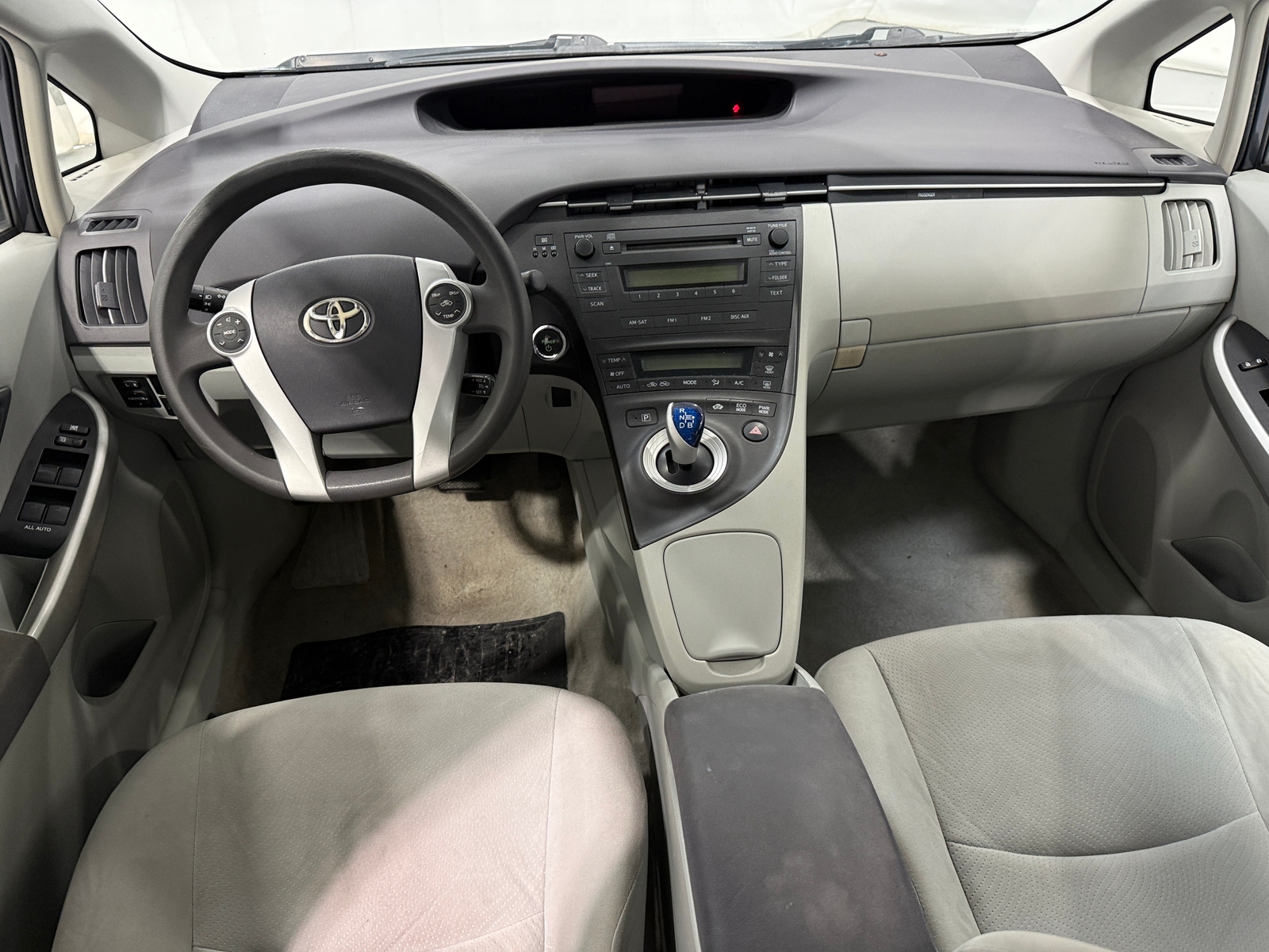 Thumbnail: 2010 Toyota Prius - 3