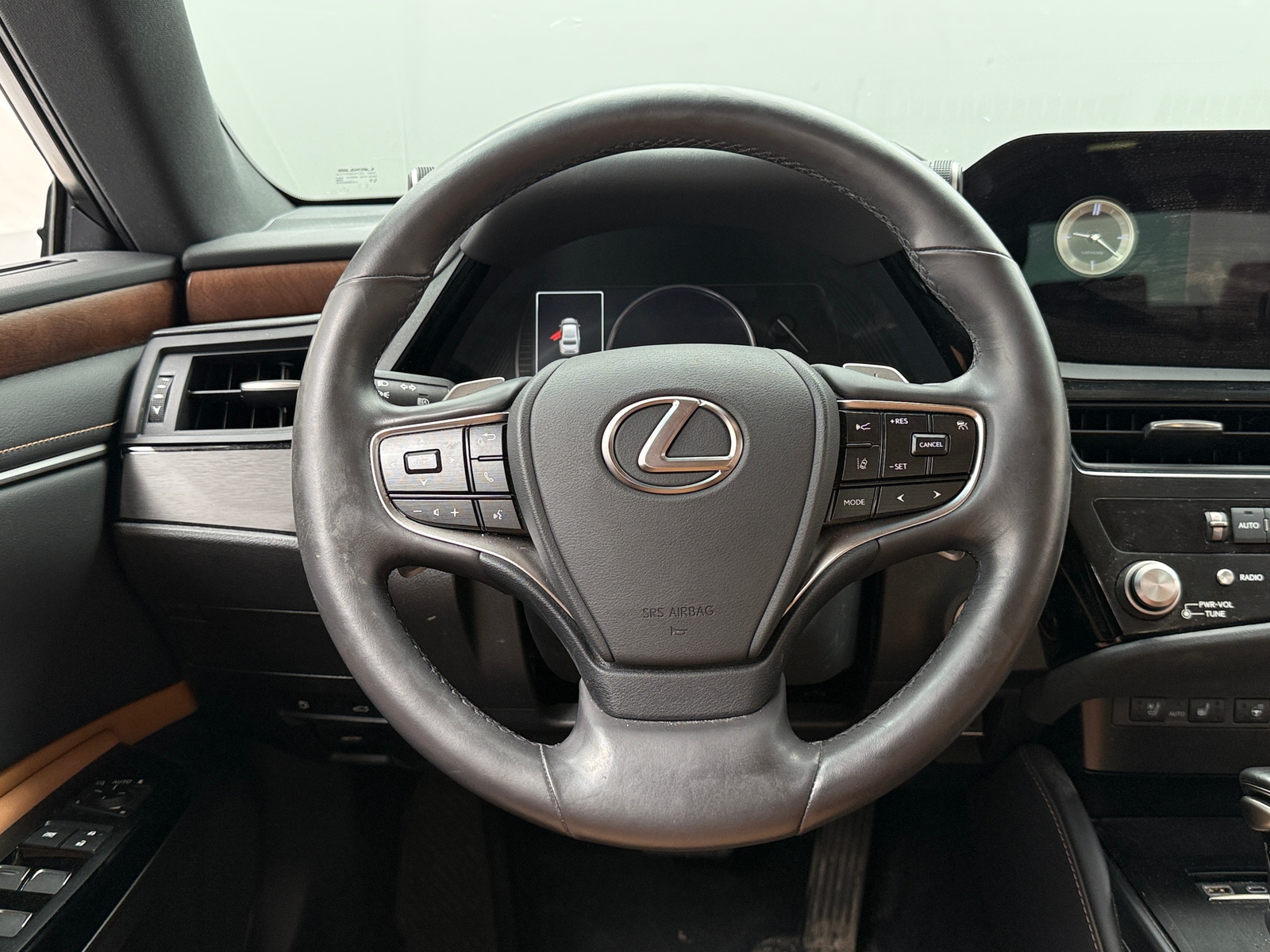Thumbnail: 2024 Lexus ES - 4