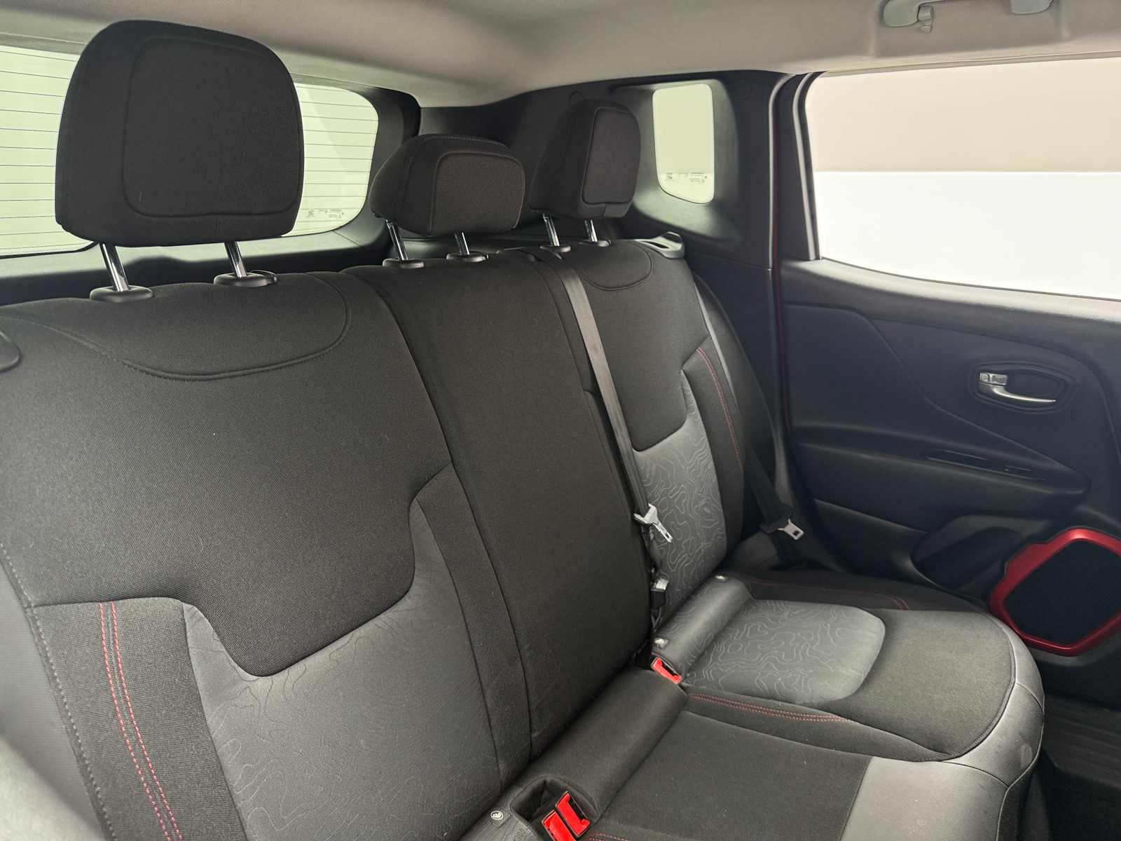 Thumbnail: 2016 Jeep Renegade - 6