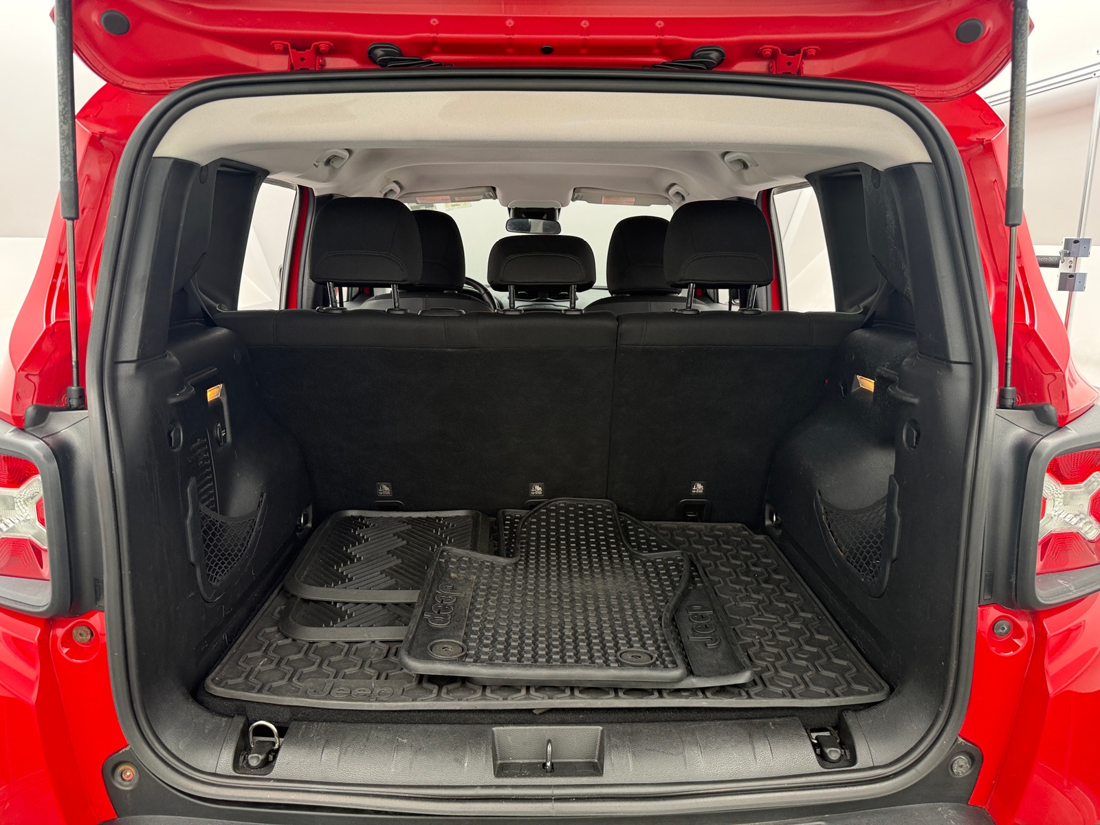 Thumbnail: 2016 Jeep Renegade - 7