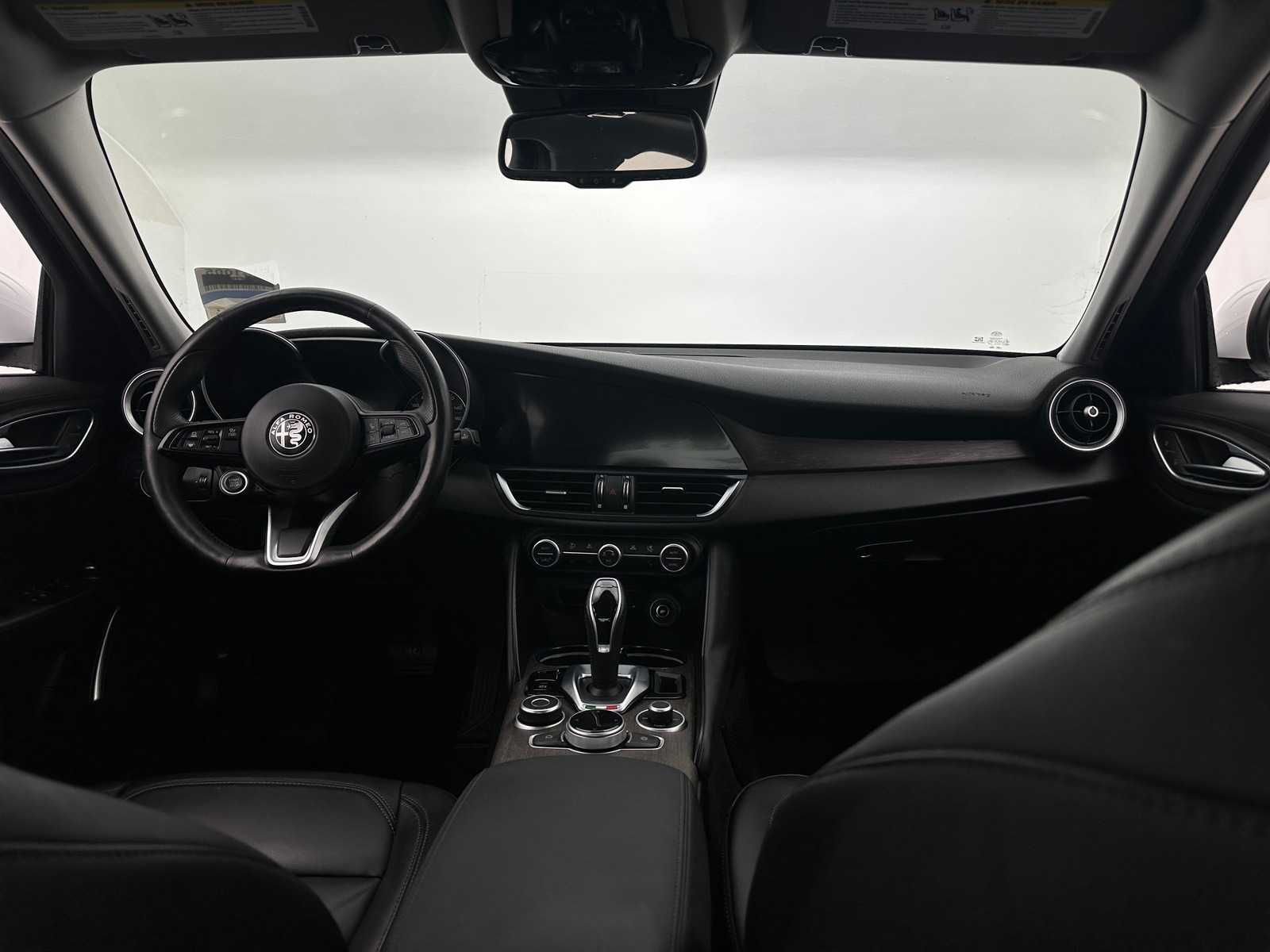 Thumbnail: 2021 Alfa Romeo Giulia - 2