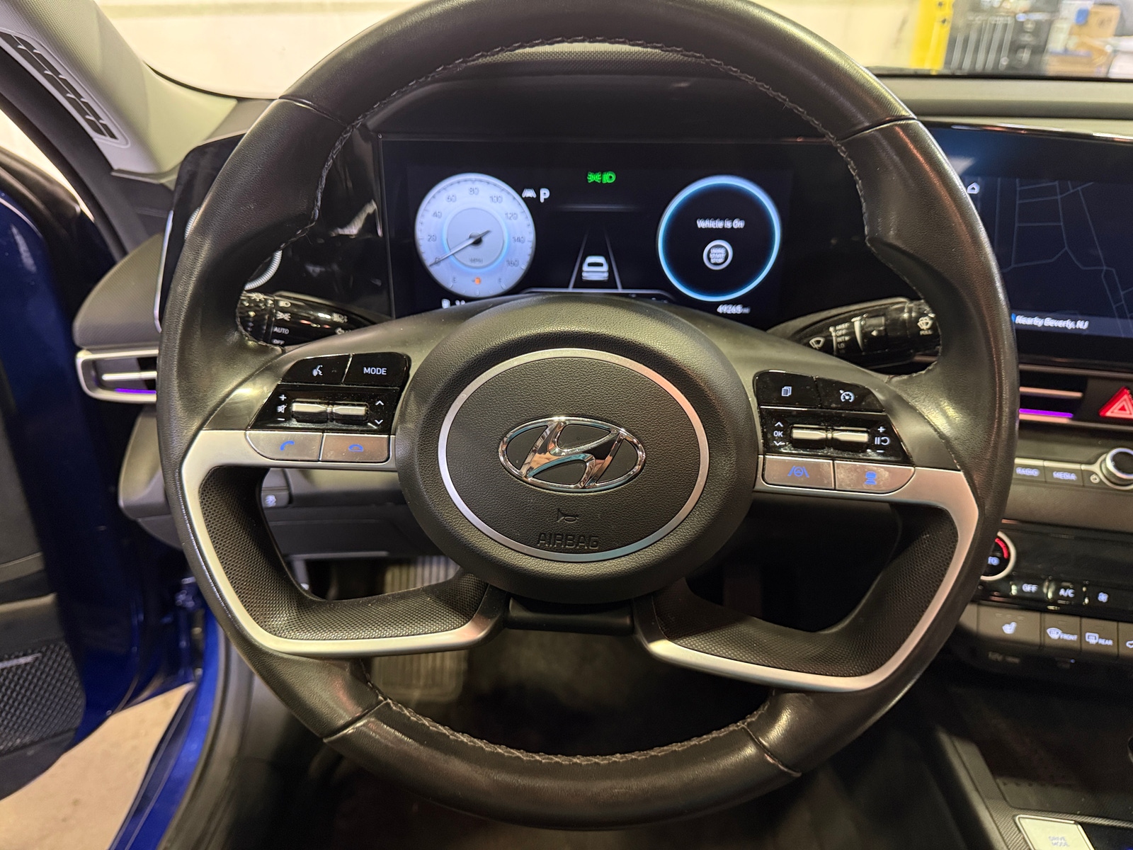Thumbnail: 2023 Hyundai Elantra - 4