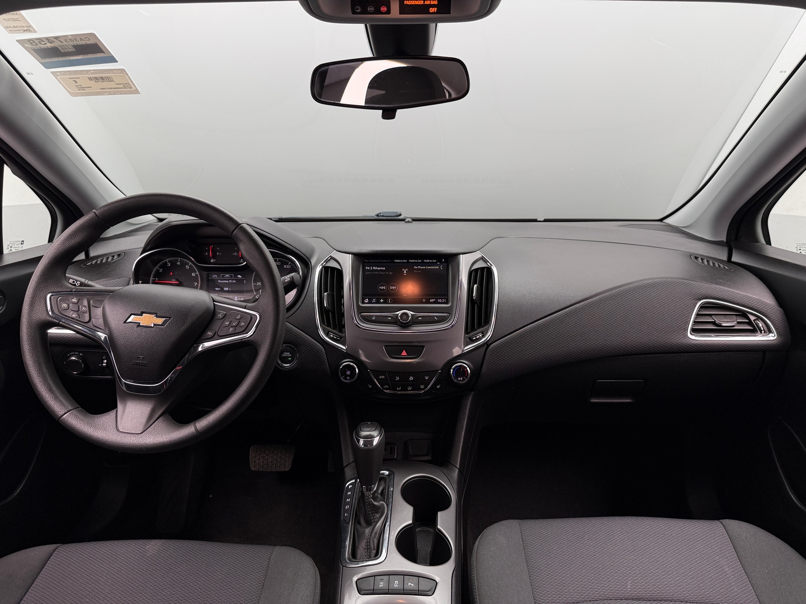 Thumbnail: 2019 Chevrolet Cruze - 3