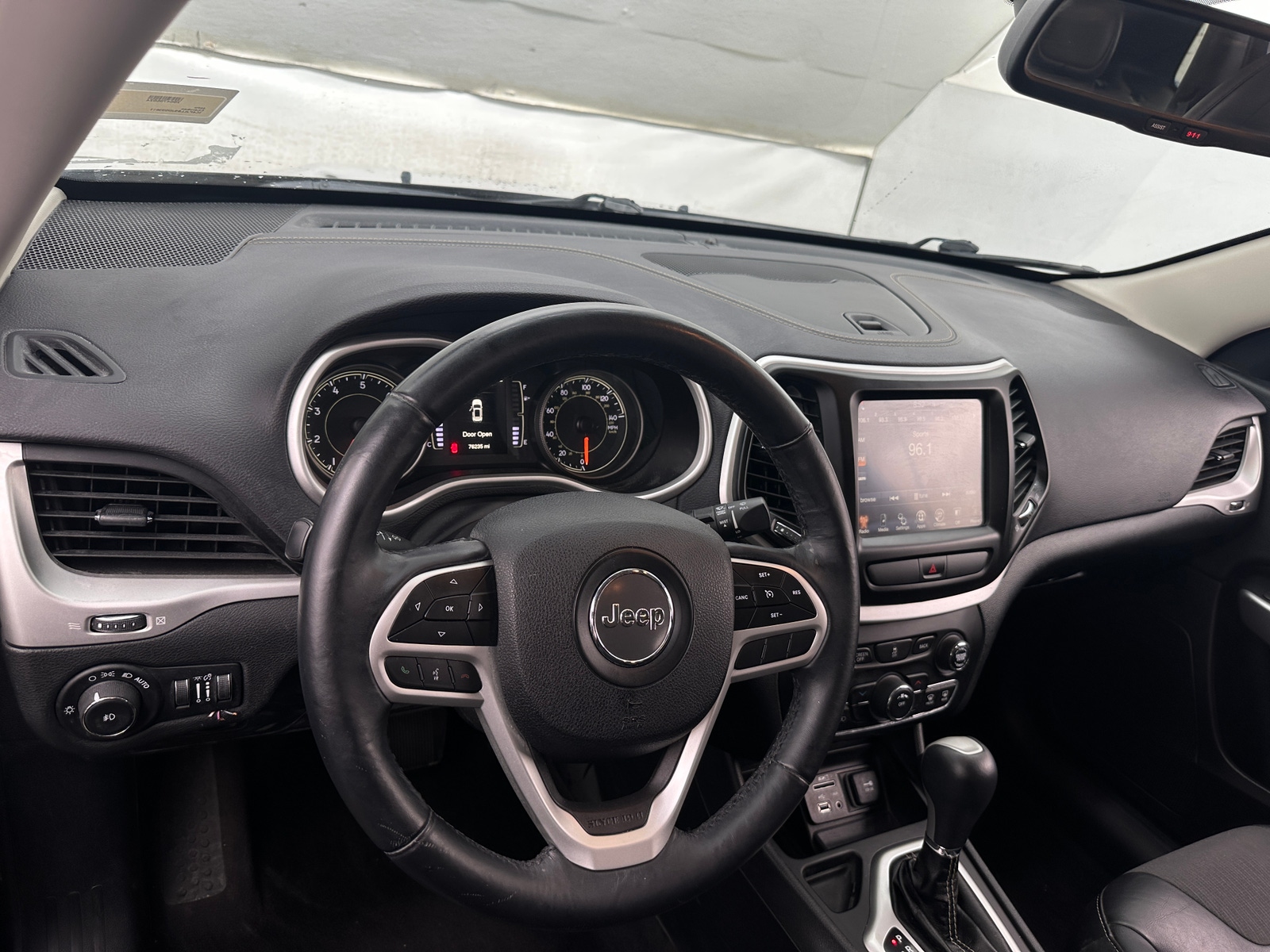 Thumbnail: 2018 Jeep Cherokee - 3