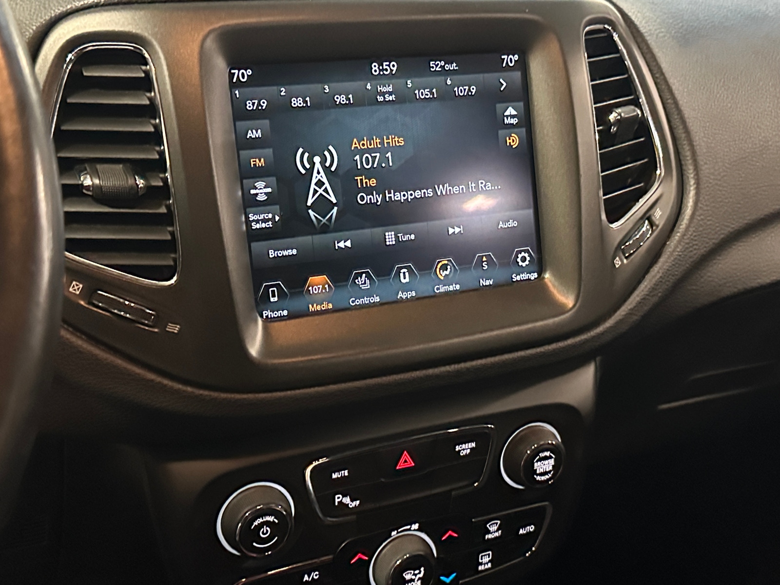 Thumbnail: 2019 Jeep Compass - 3