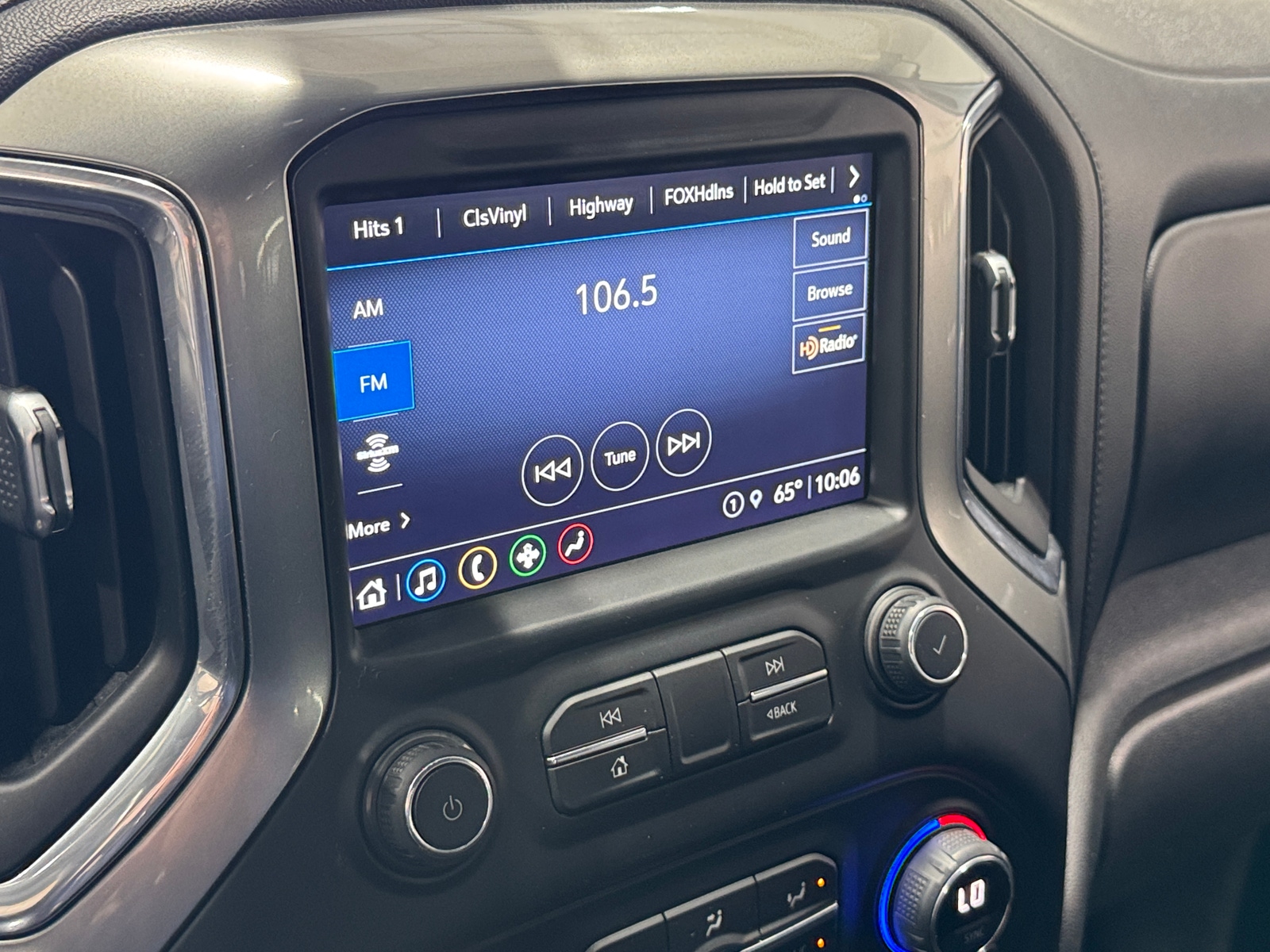 Thumbnail: 2021 Chevrolet Silverado 1500 - 4