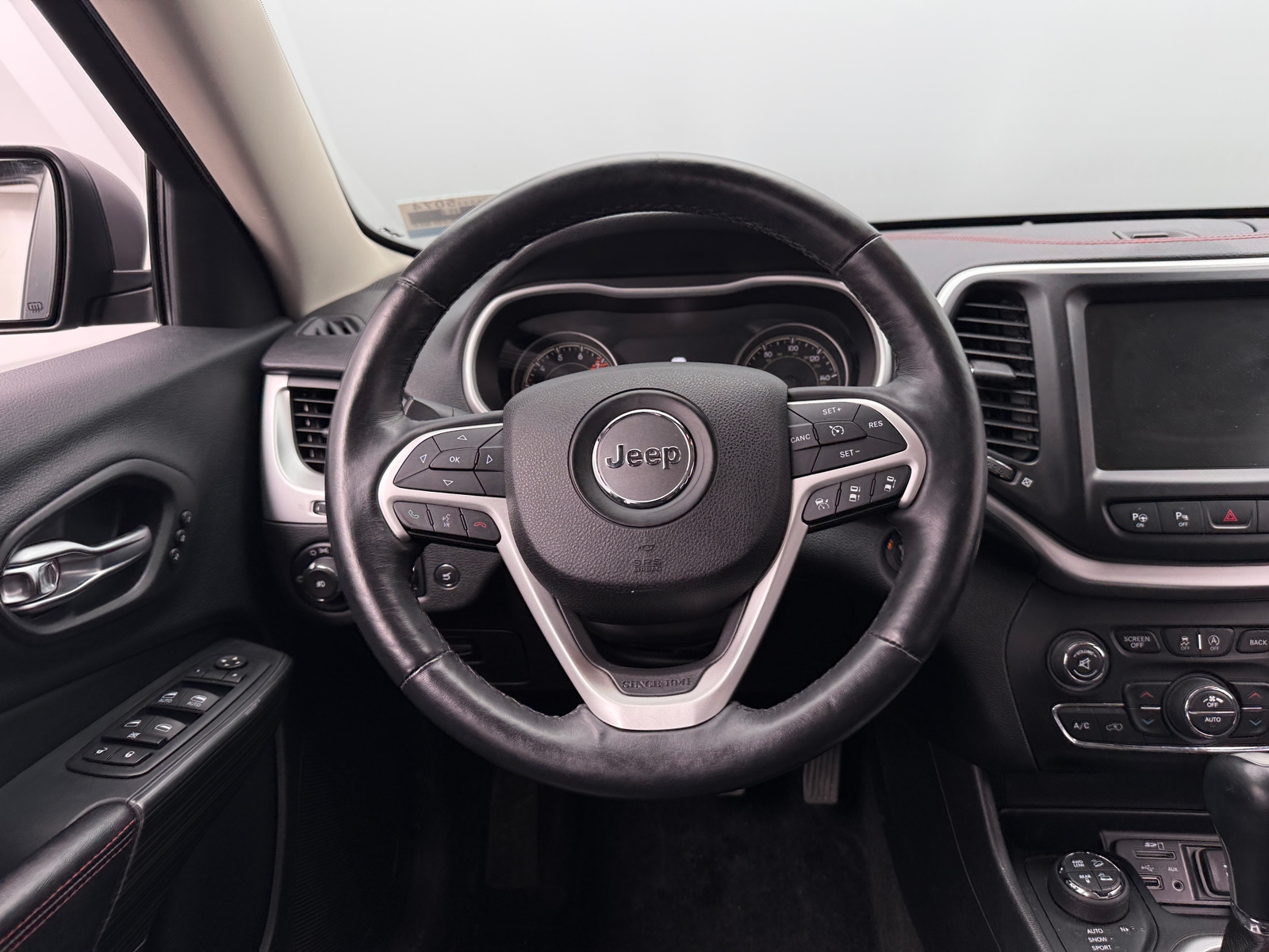 Thumbnail: 2016 Jeep Cherokee - 4