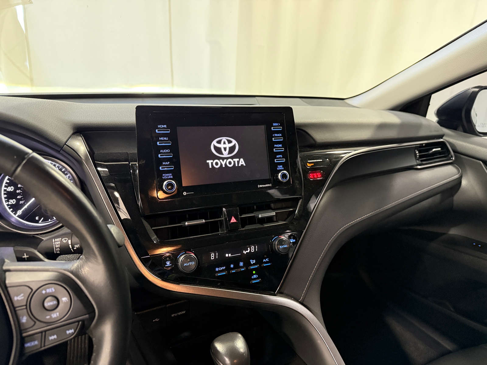 Thumbnail: 2024 Toyota Camry - 3