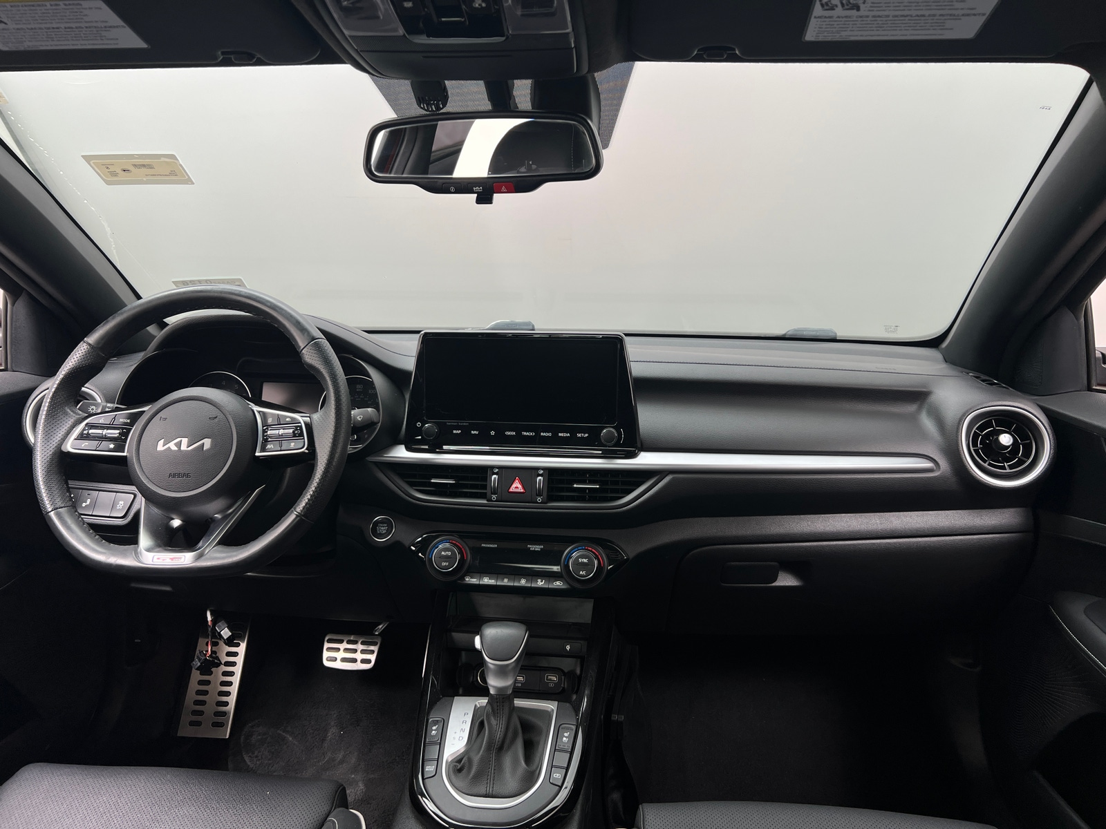 Thumbnail: 2023 Kia Forte - 3