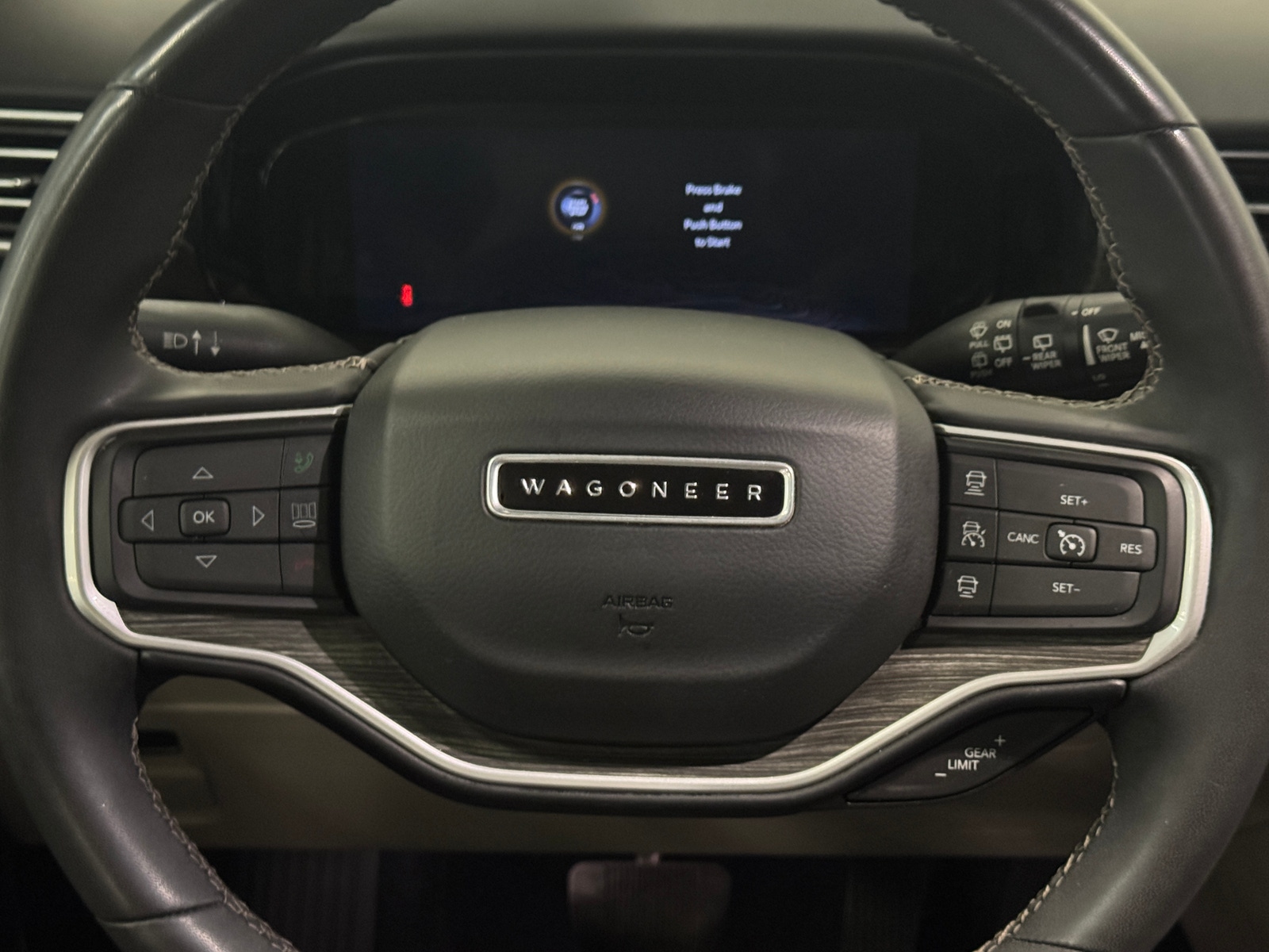 Thumbnail: 2022 Jeep Wagoneer - 4