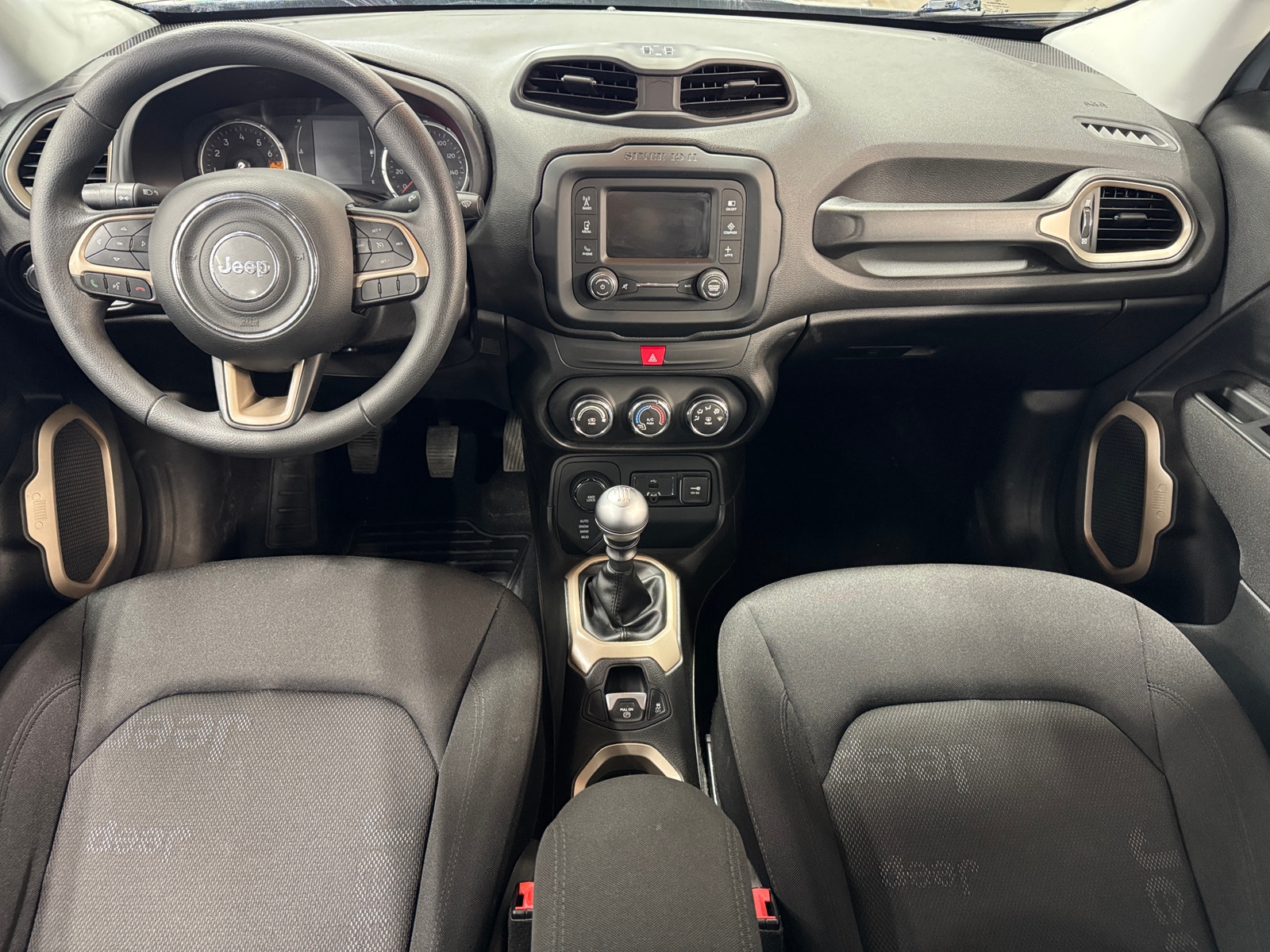 Thumbnail: 2017 Jeep Renegade - 3