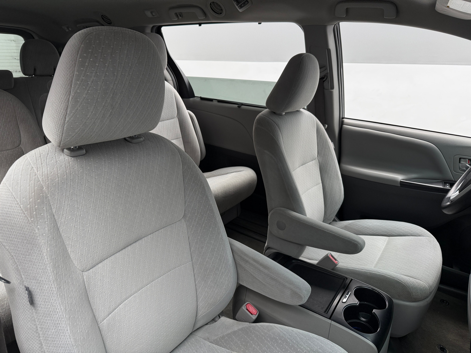Thumbnail: 2017 Toyota Sienna - 2