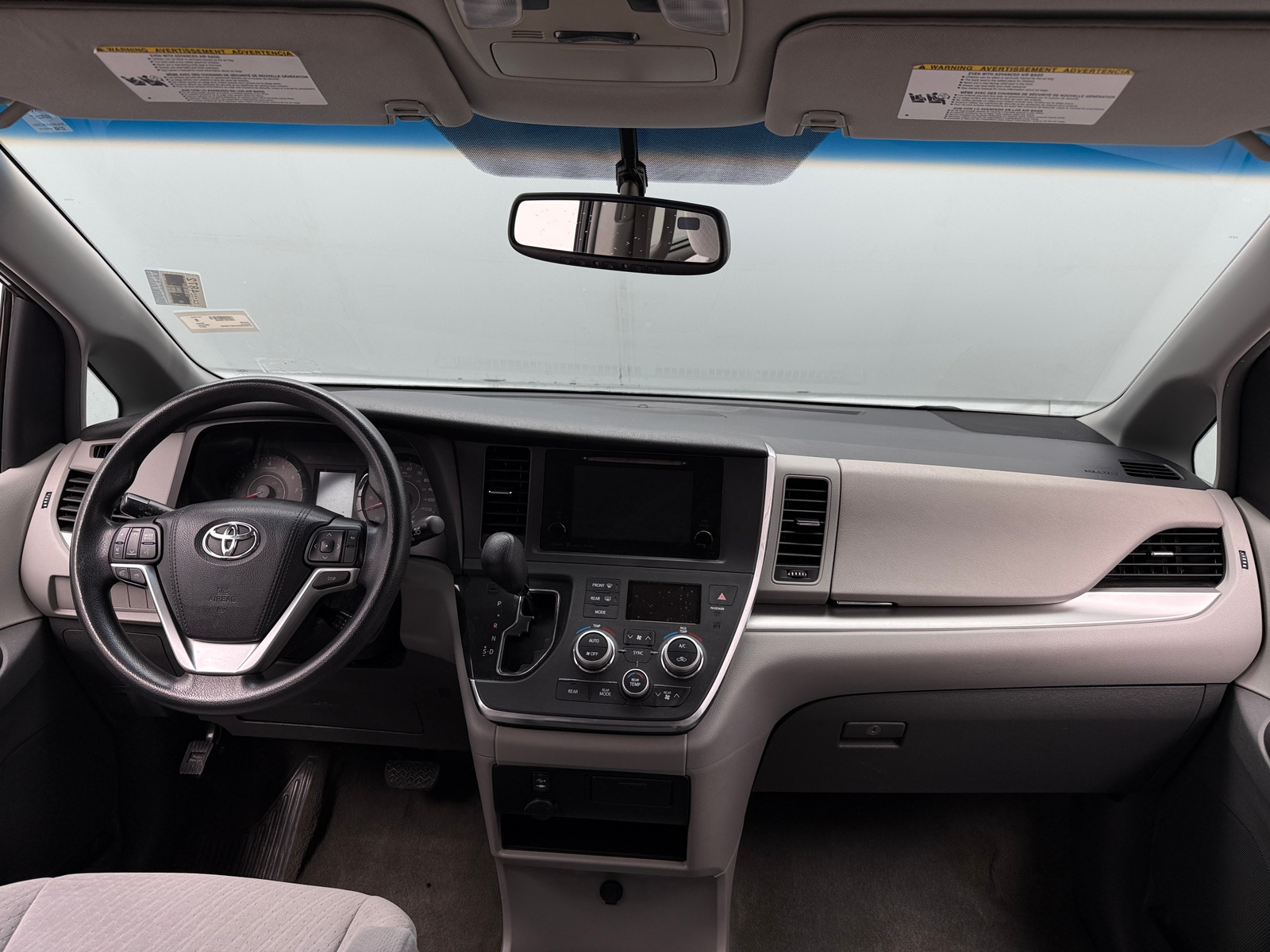 Thumbnail: 2017 Toyota Sienna - 3