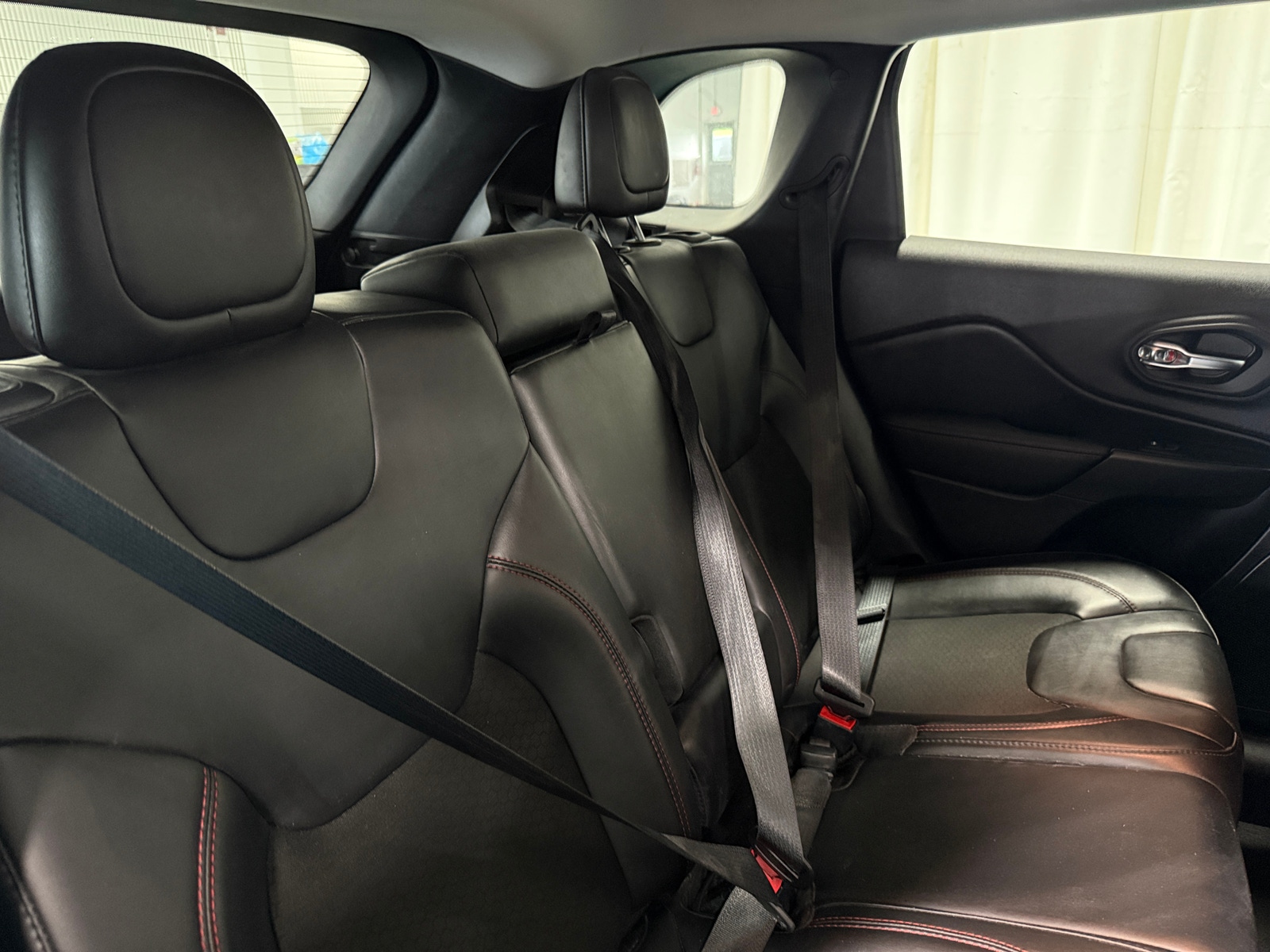 Thumbnail: 2020 Jeep Cherokee - 6