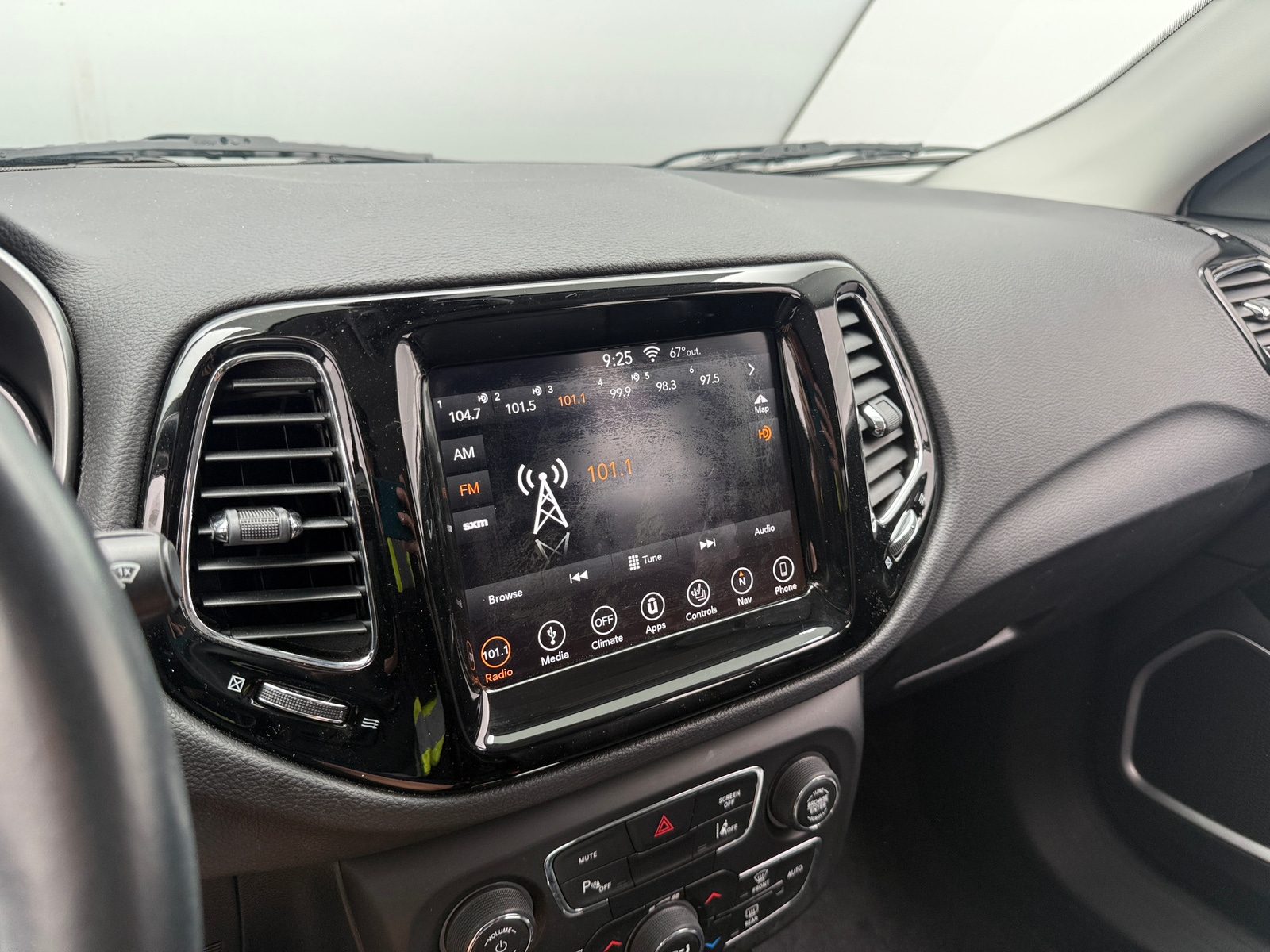Thumbnail: 2018 Jeep Compass - 3