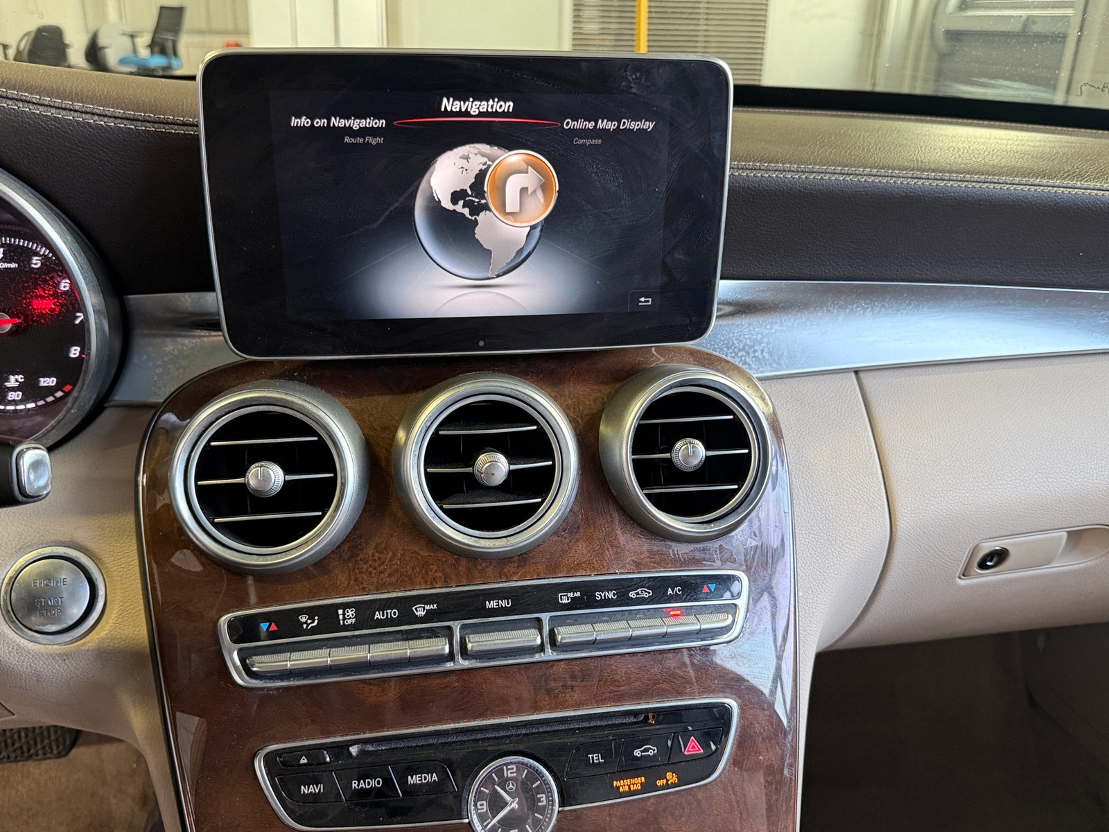 Thumbnail: 2015 Mercedes-Benz C-Class - 3