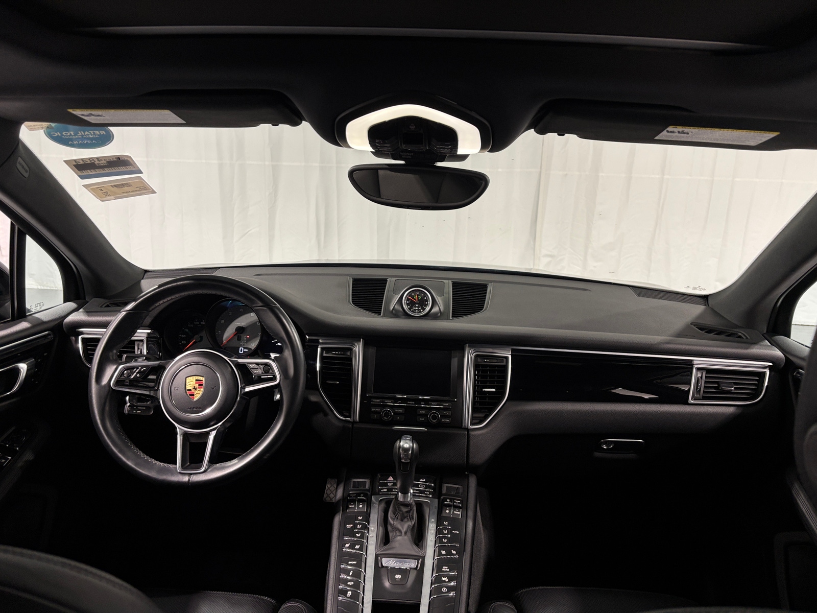 Thumbnail: 2016 Porsche Macan - 2