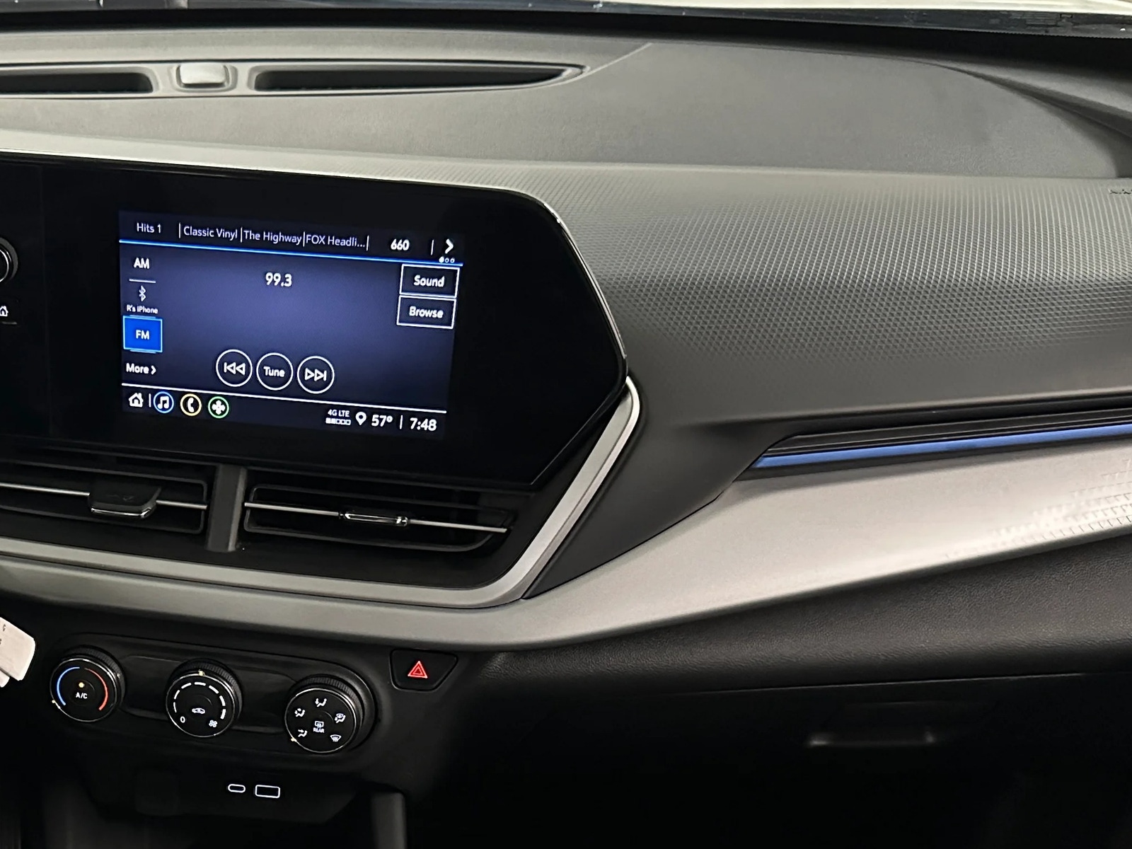 Thumbnail: 2025 Chevrolet Trax - 3