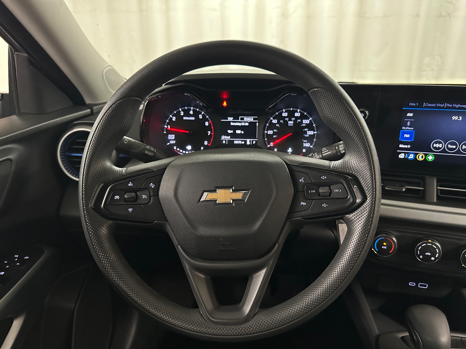 Thumbnail: 2025 Chevrolet Trax - 5