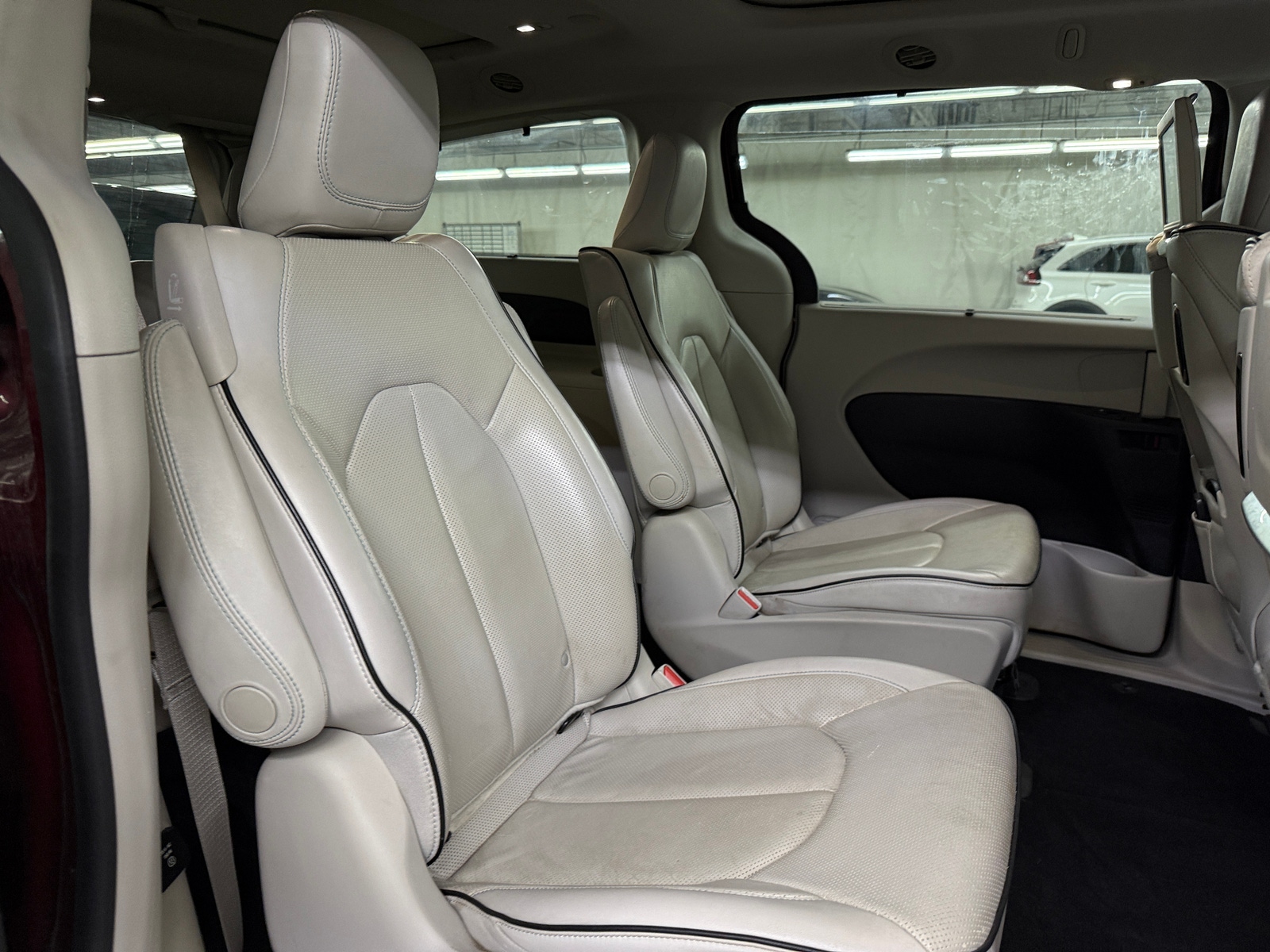 Thumbnail: 2018 Chrysler Pacifica - 5