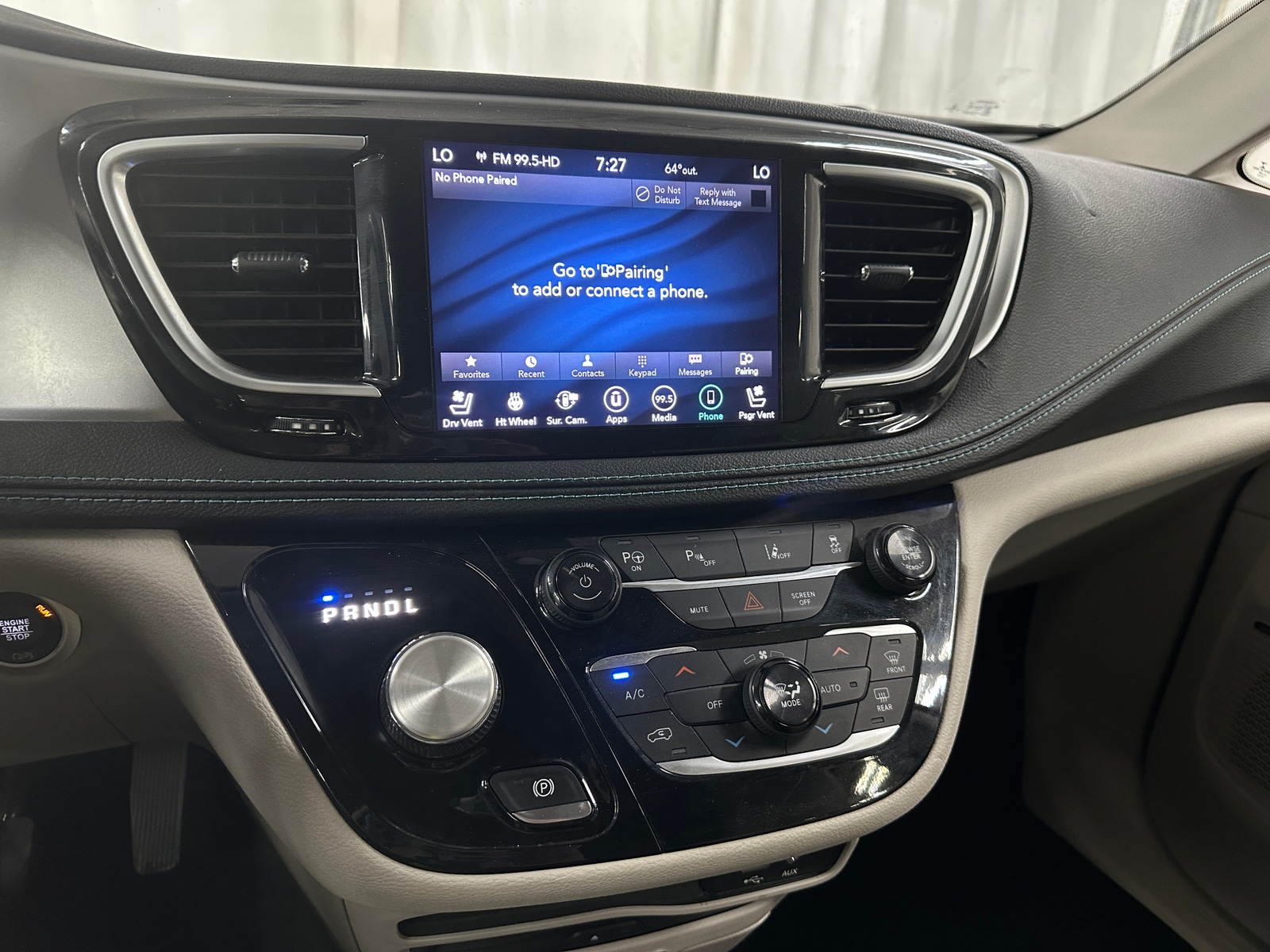 Thumbnail: 2018 Chrysler Pacifica - 3