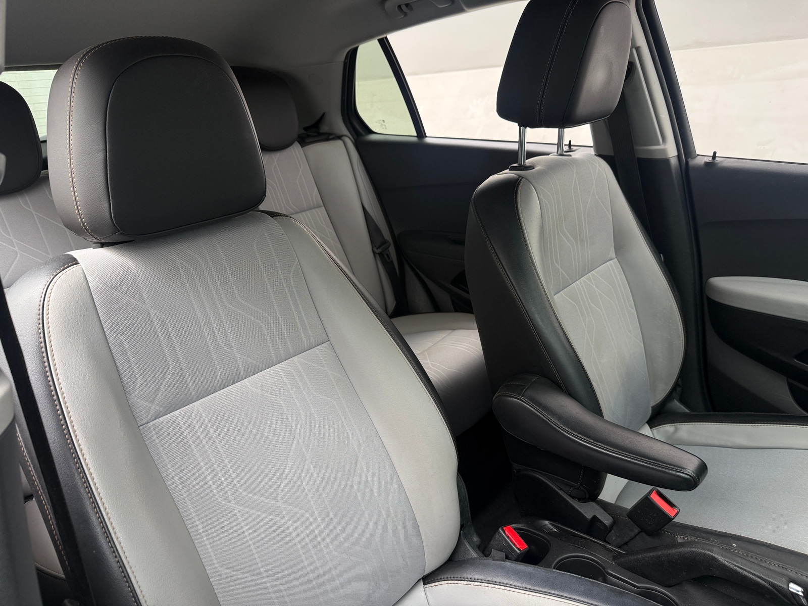 Thumbnail: 2017 Chevrolet Trax - 2
