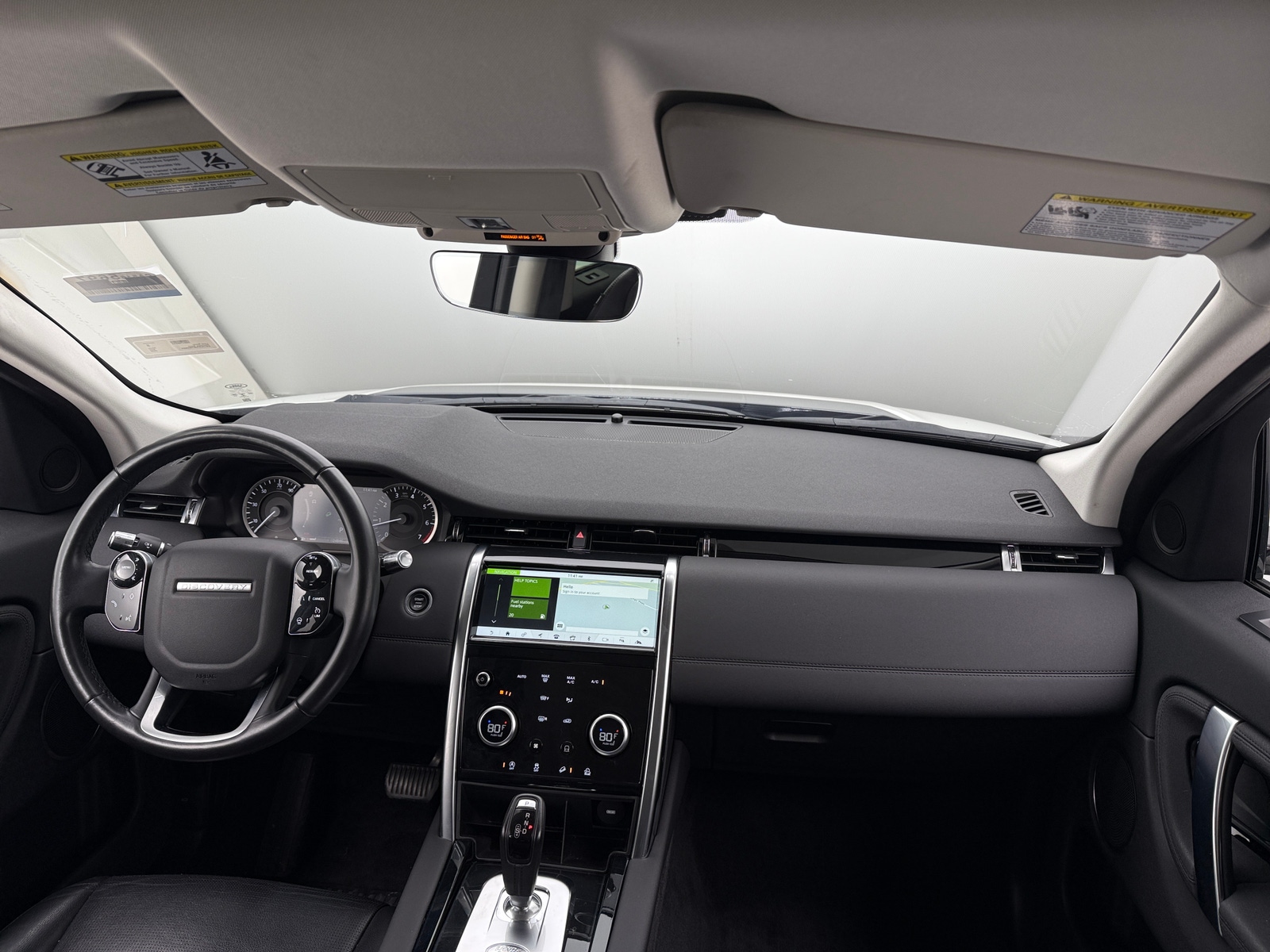 Thumbnail: 2020 Land Rover Discovery Sport - 3