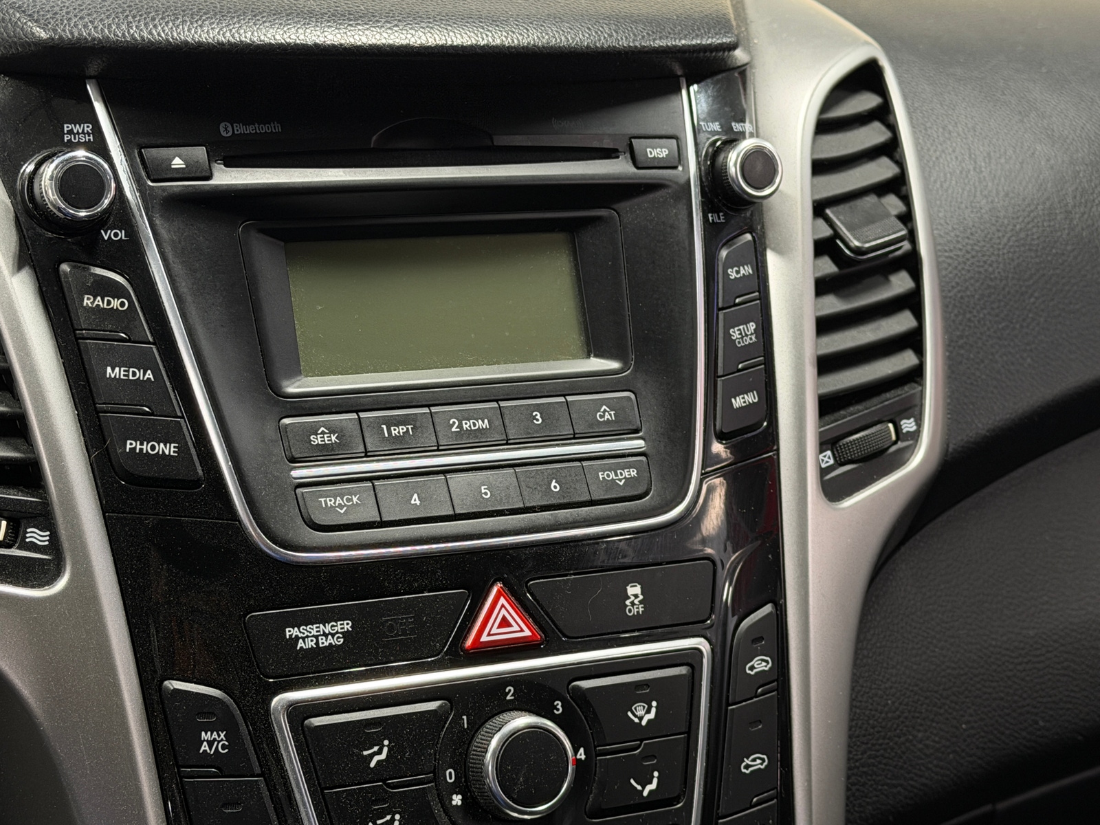 Thumbnail: 2015 Hyundai Elantra - 4