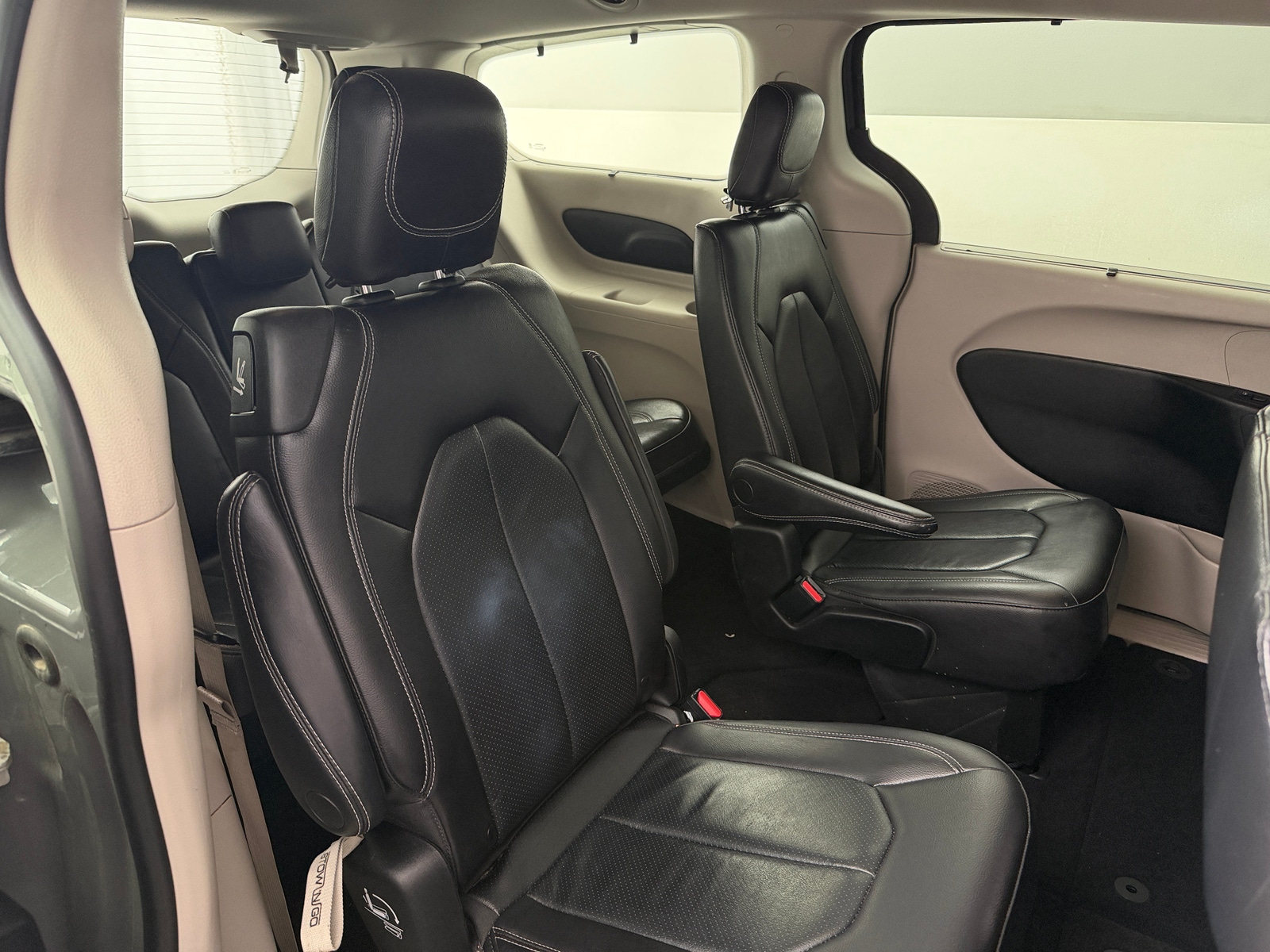 Thumbnail: 2022 Chrysler Pacifica - 5