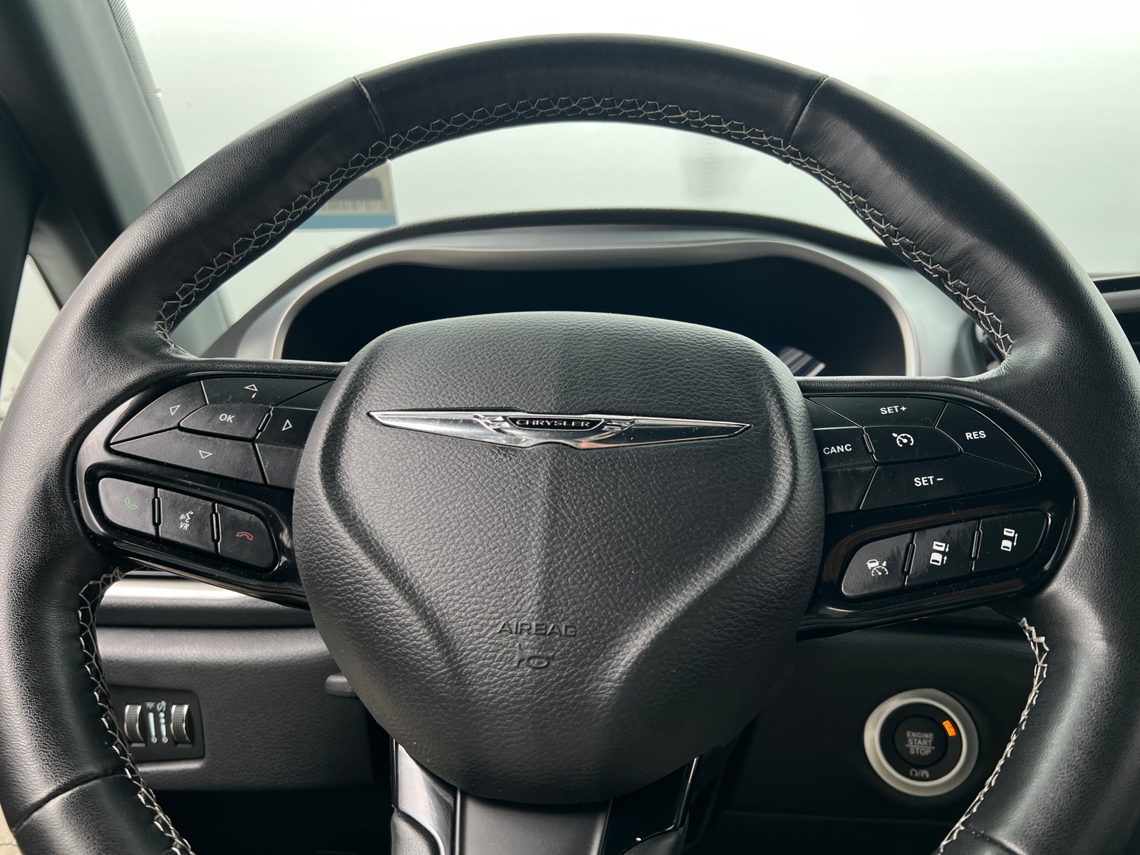 Thumbnail: 2021 Chrysler Pacifica - 4