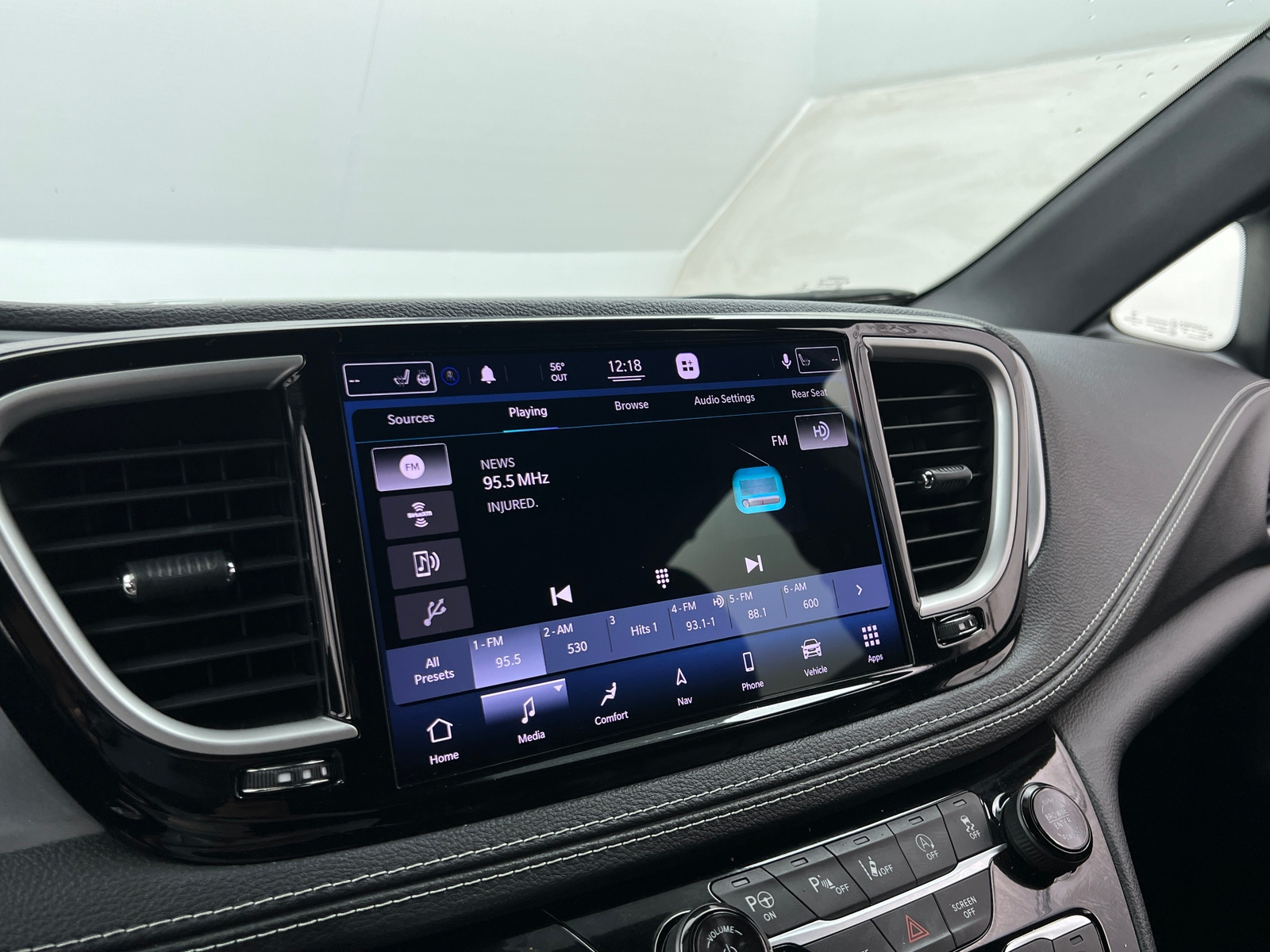 Thumbnail: 2021 Chrysler Pacifica - 3