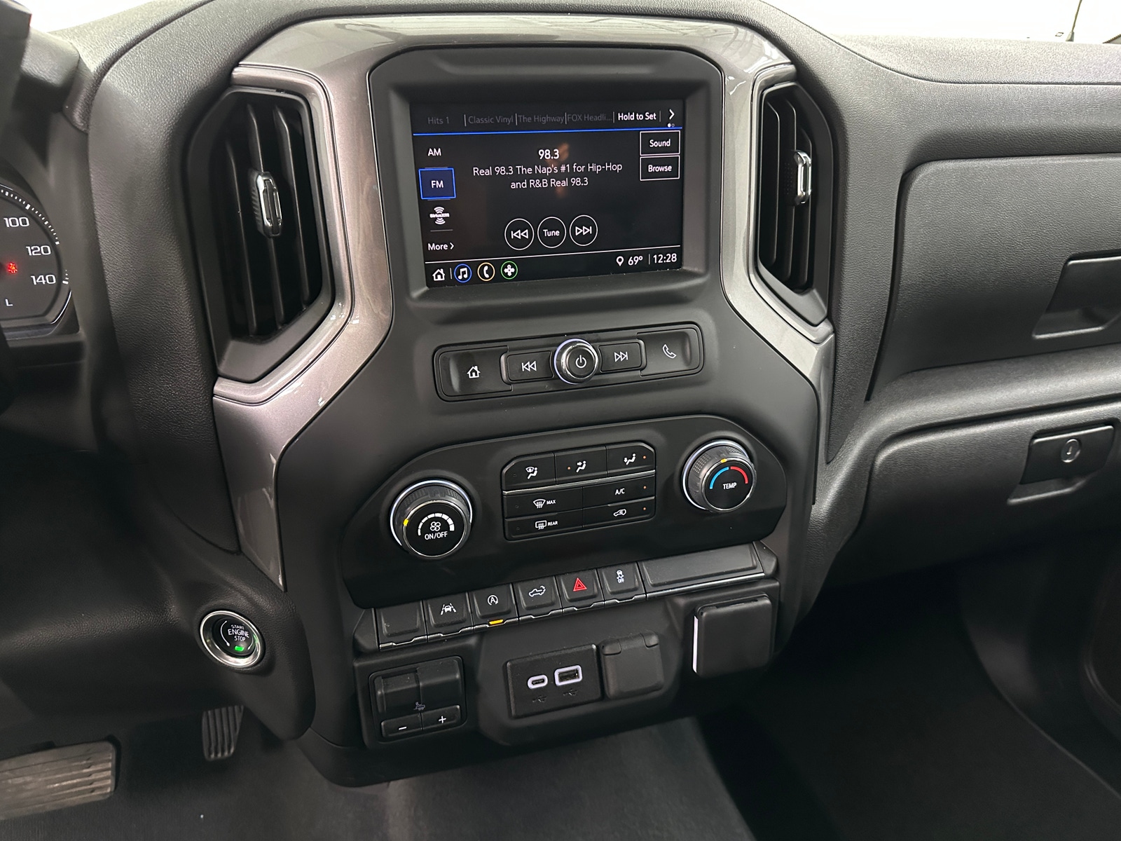 Thumbnail: 2024 Chevrolet Silverado 1500 - 4